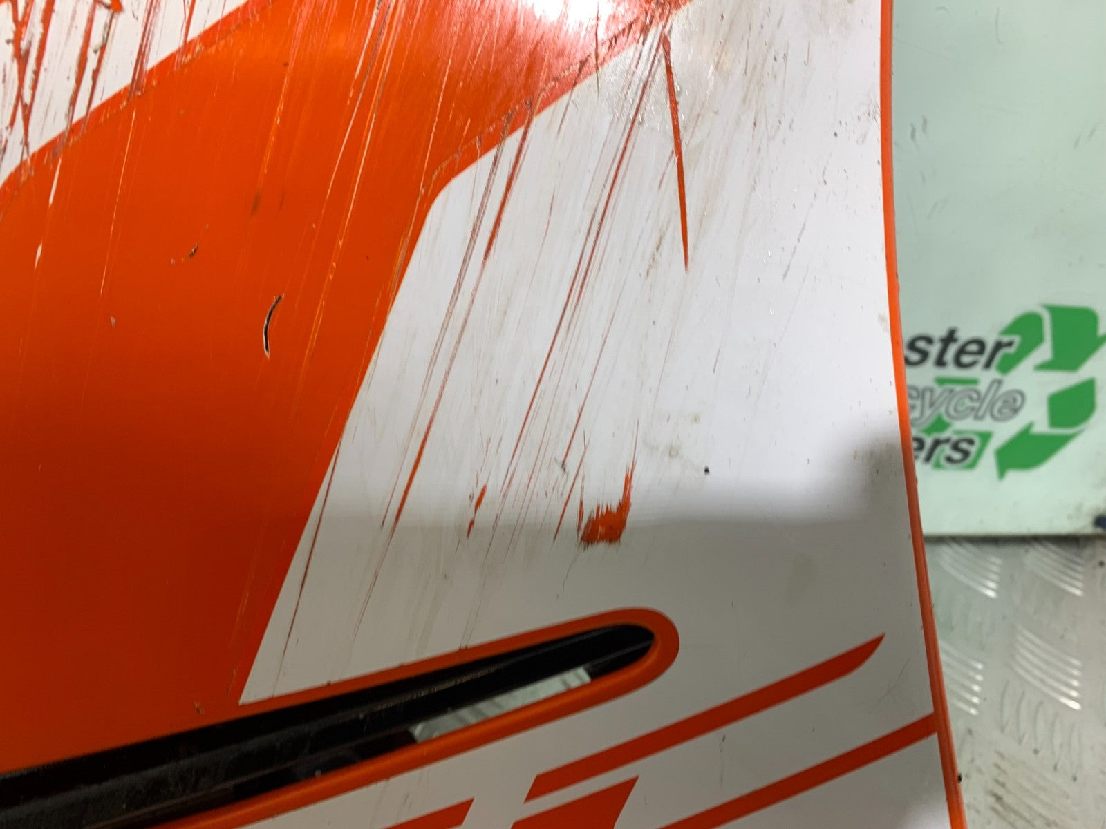 KTM RC125 RC 125 RIGHT FAIRING PANEL  YEAR 2017-2022 (CMB 1244)