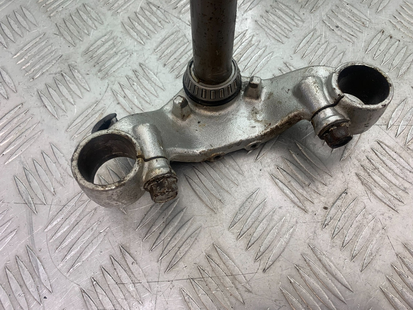 YAMAHA XV535 XV 535 VIRAGO BOTTOM YOKE  YEAR 1994-02 (CMB1162)