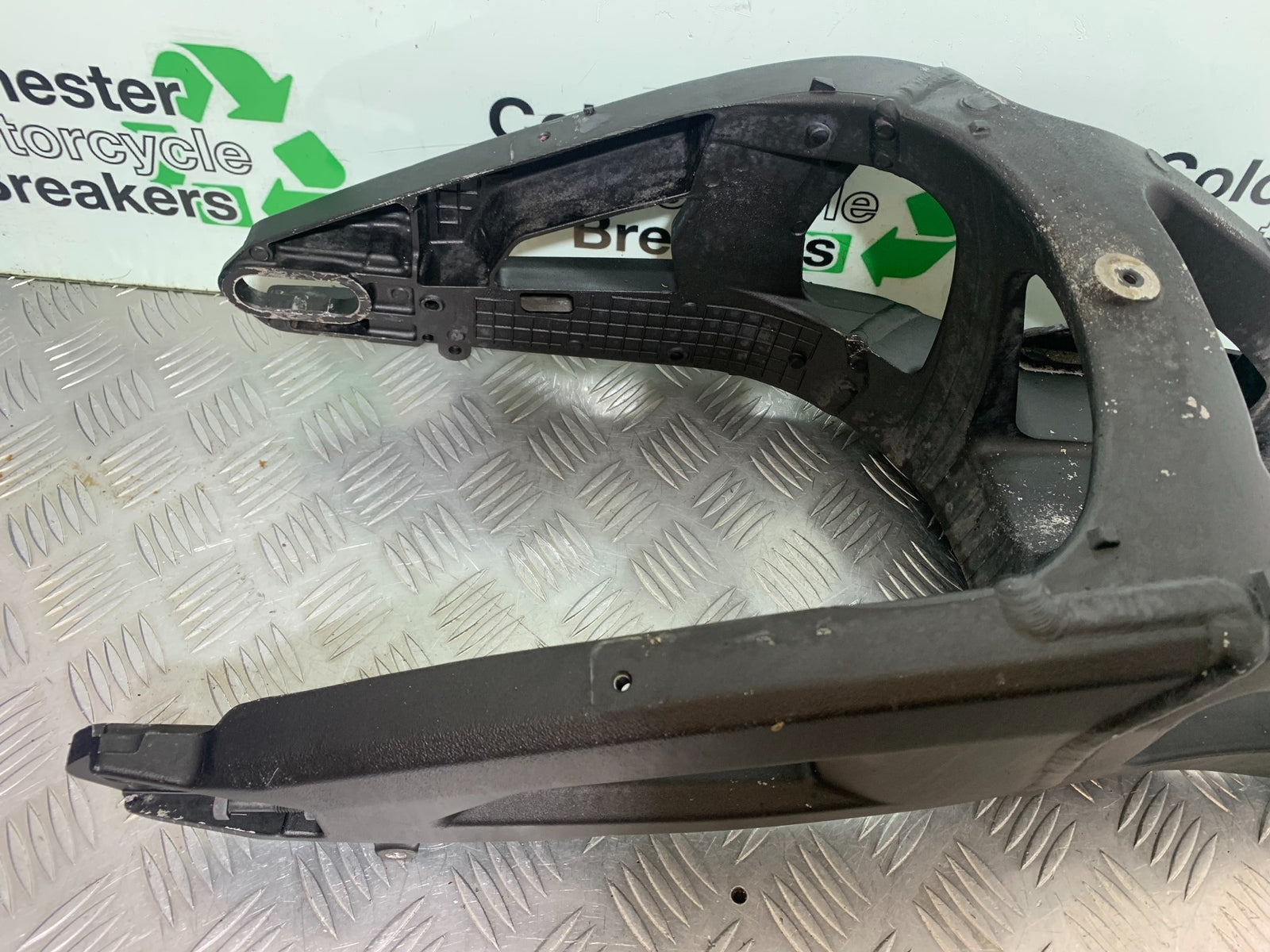 KAWASAKI ZX10R ZX 10R SWINGARM   YEAR 2011-2015 (CMB1154)