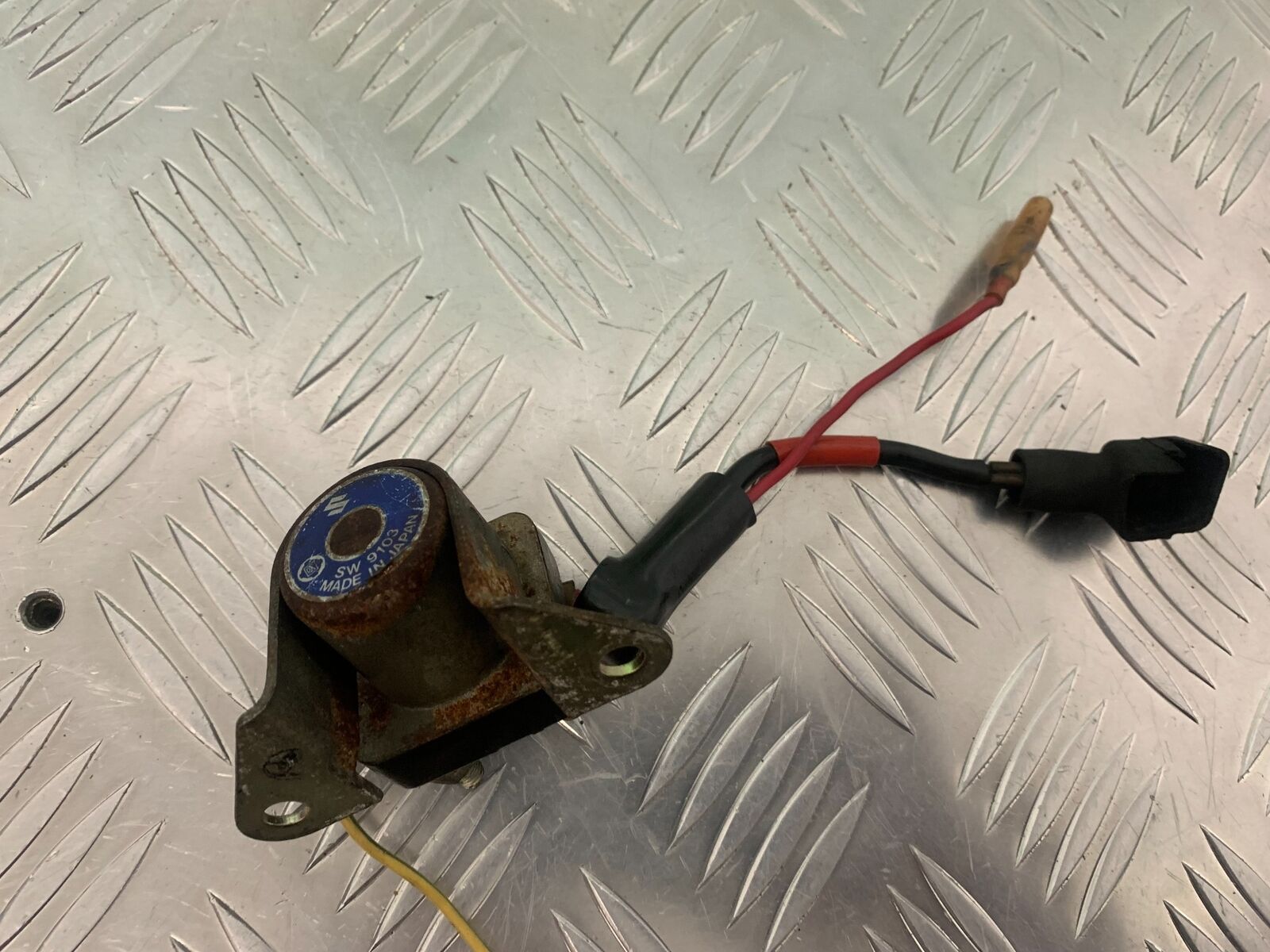 SUZUKI GS750 E GS 750E STARTER SOLENOID   YEAR 1979  (STOCK 959)