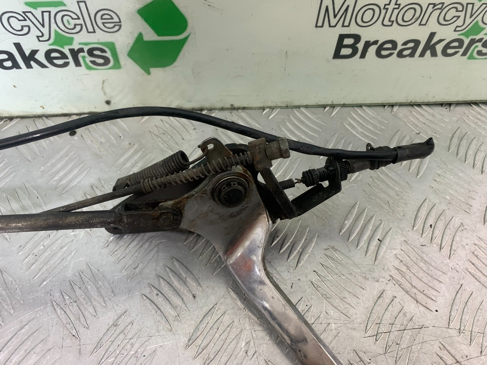 HONDA VT750 SHADOW FRONT RIGHT HANGER & PEDAL    YEAR 2003-2004 (CMB1265)