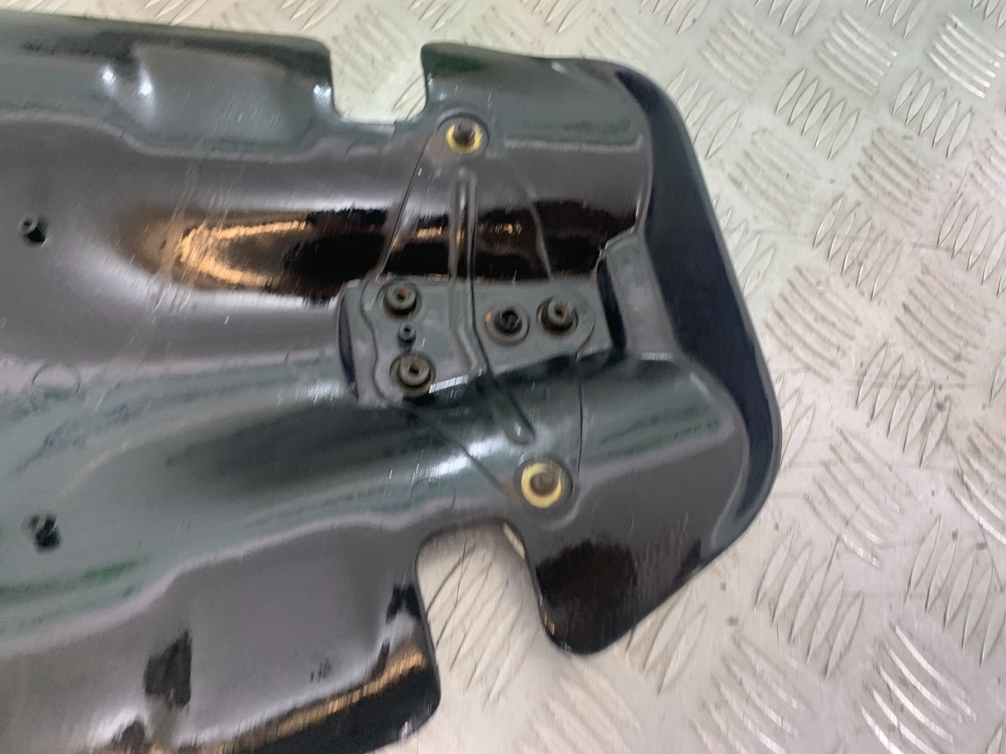 DUCATI 996 SPS 748 916 998 UNDERTRAY 1999-2000 (CMB1209)