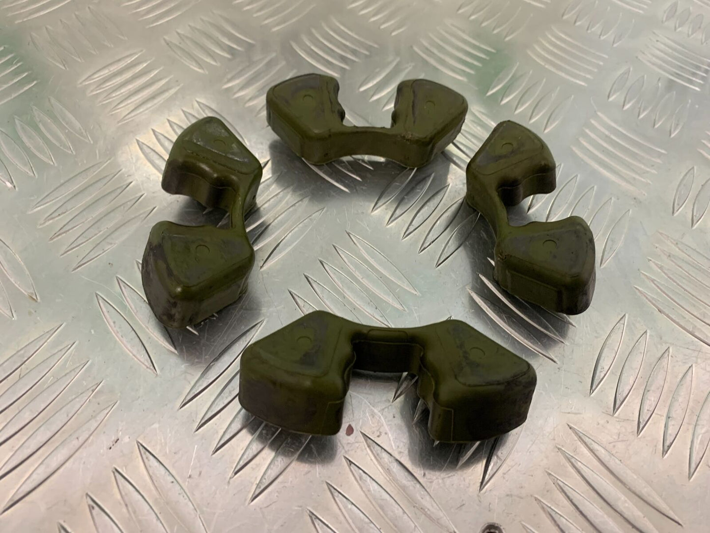 KAWASAKI Z1000 SX CUSH DRIVE RUBBERS   YEAR 2011-16 (STOCK 942)