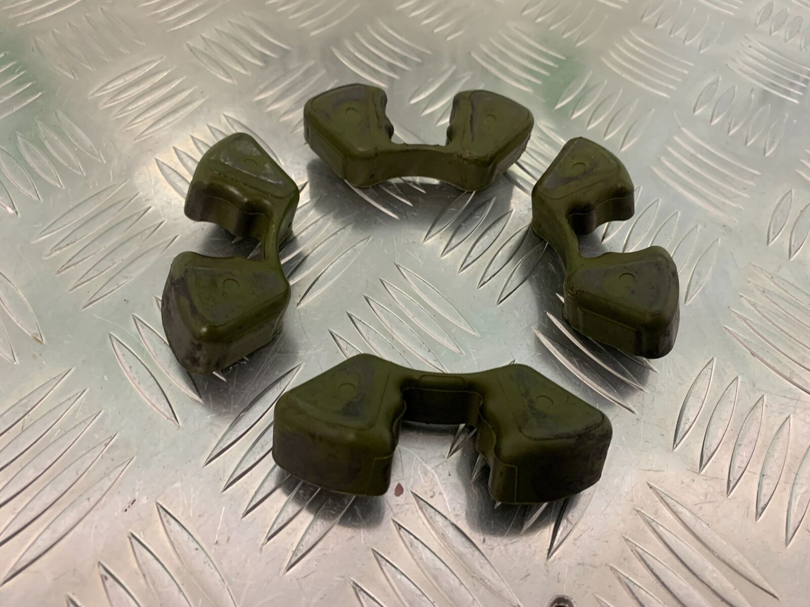 KAWASAKI Z1000 SX CUSH DRIVE RUBBERS   YEAR 2011-16 (STOCK 942)