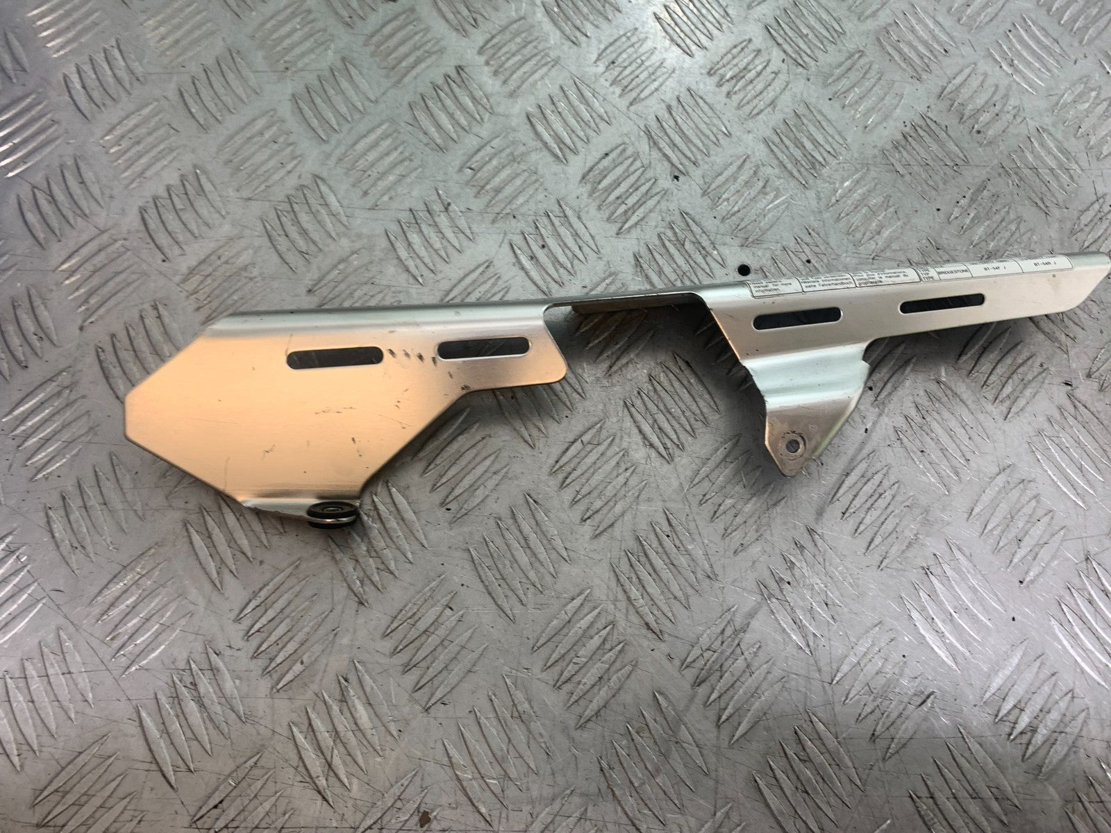 SUZUKI GSX750 INAZUMA CHAIN GUARD   YEAR 1998-2003 (CMB1308)