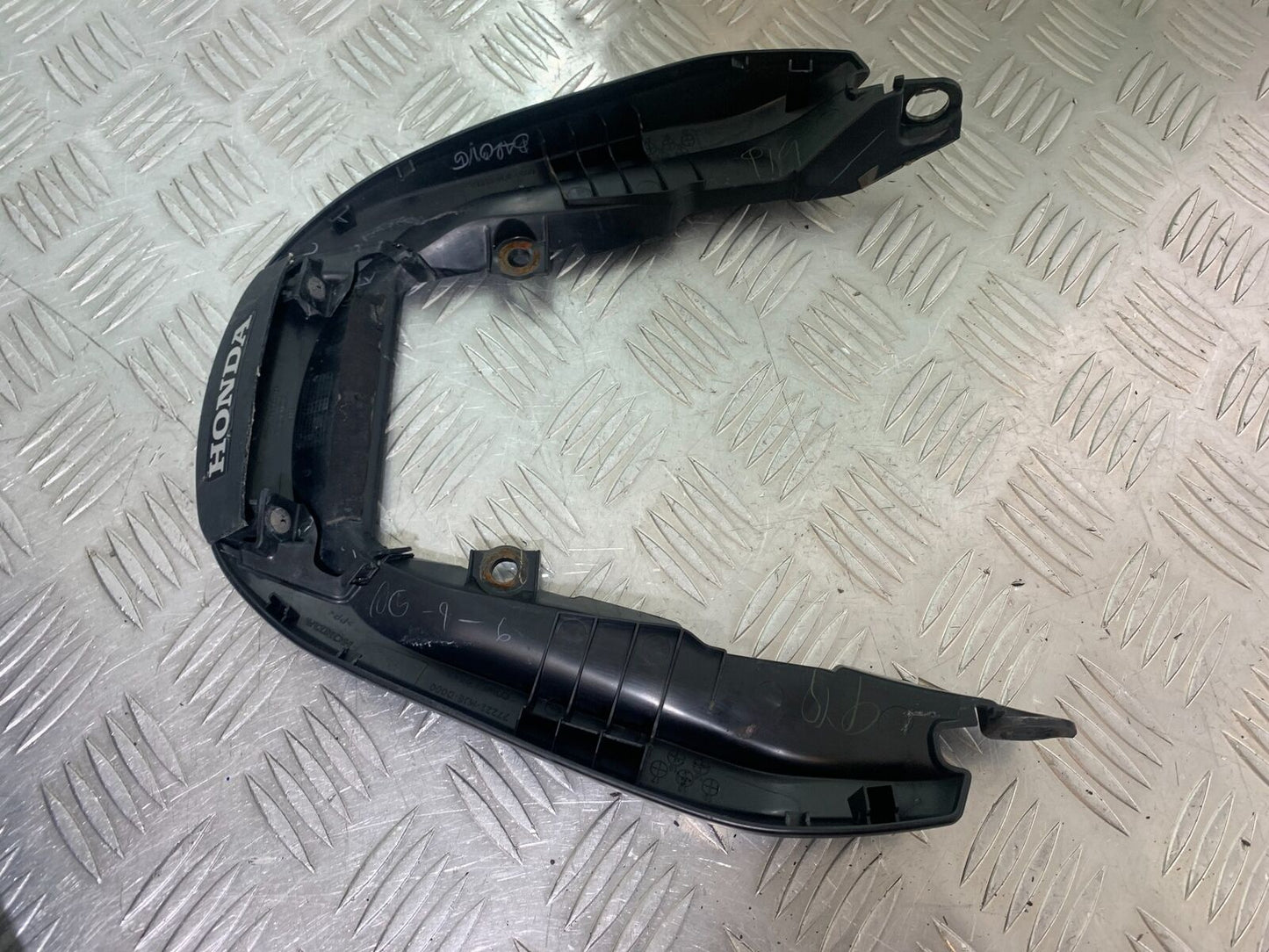 HONDA CBR650 F CBR 650F TAIL PIECE YEAR 2014-17  (CMB1130)