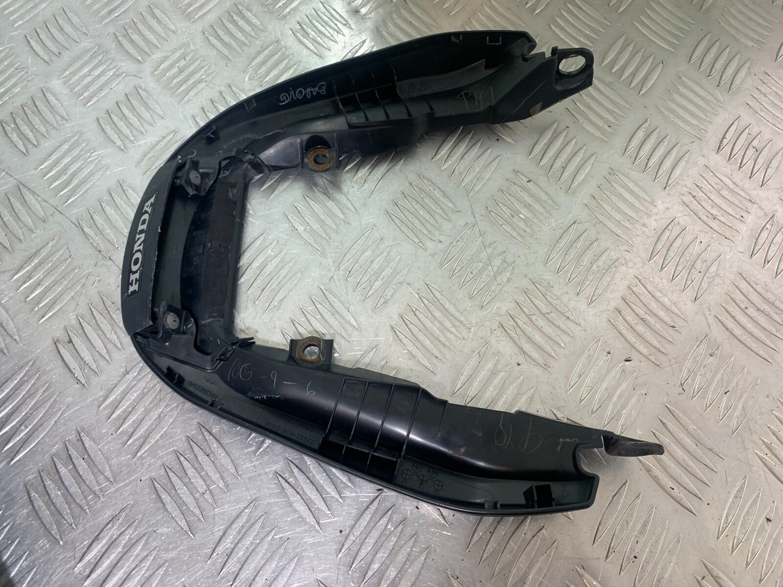 HONDA CBR650 F CBR 650F TAIL PIECE YEAR 2014-17  (CMB1130)