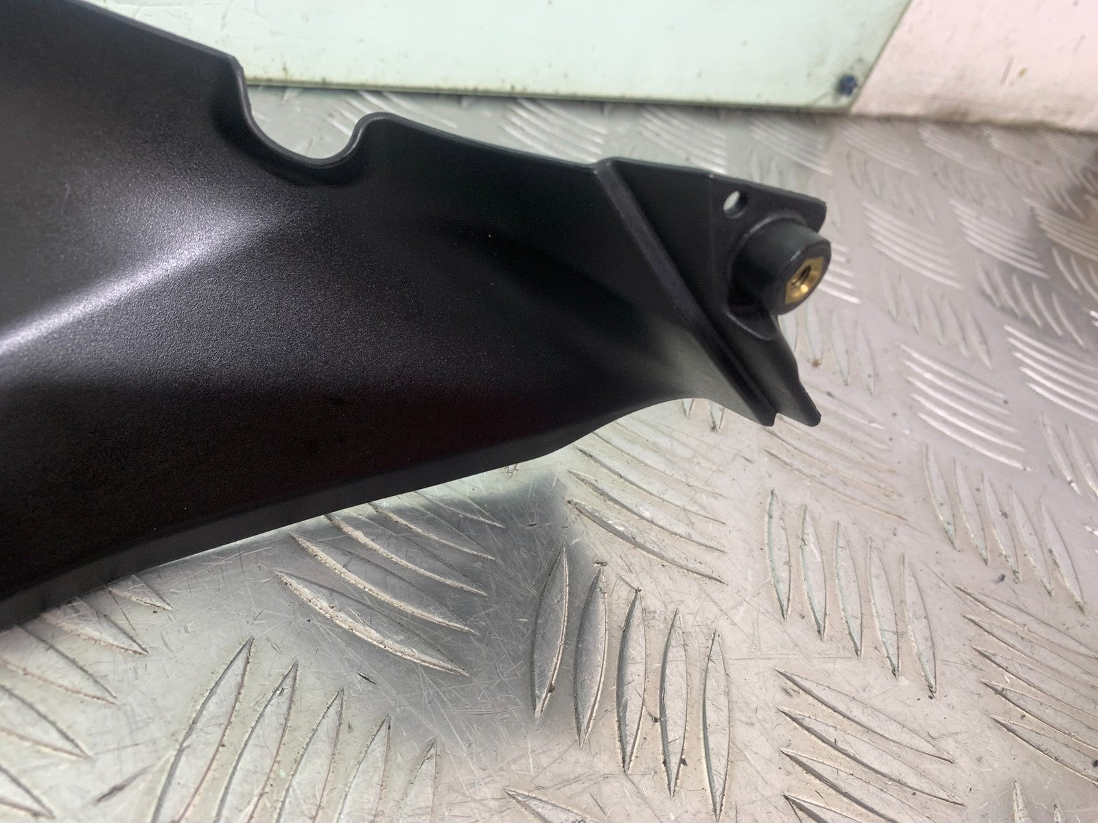 DUCATI 1299 PANIGALE RIGHT TOP FAIRING INFILL PANEL YEAR 2016 (CMB 1187)
