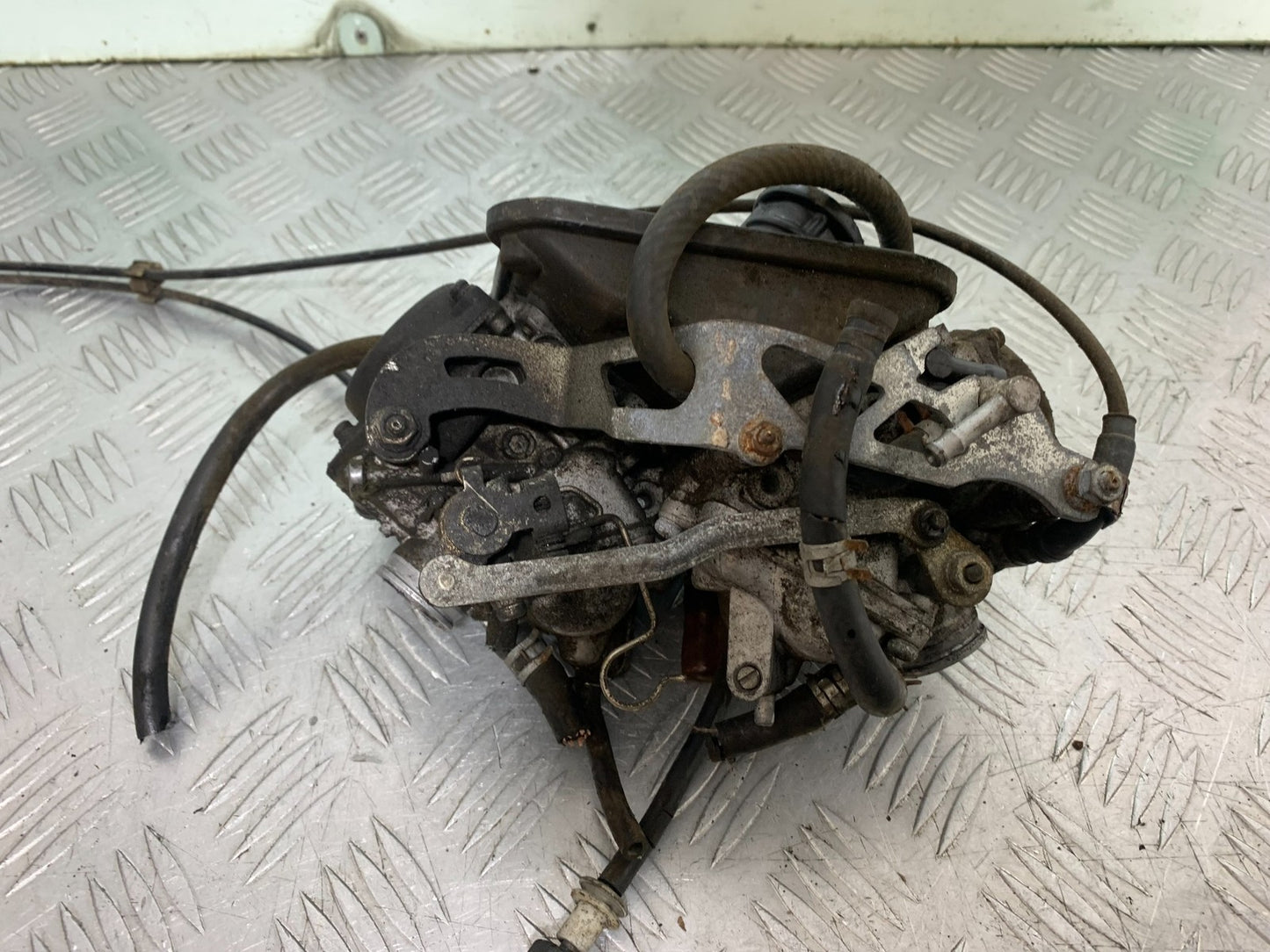 HONDA XL125 VARADERO CARBS   YEAR 2001-2006  (CMB1304)