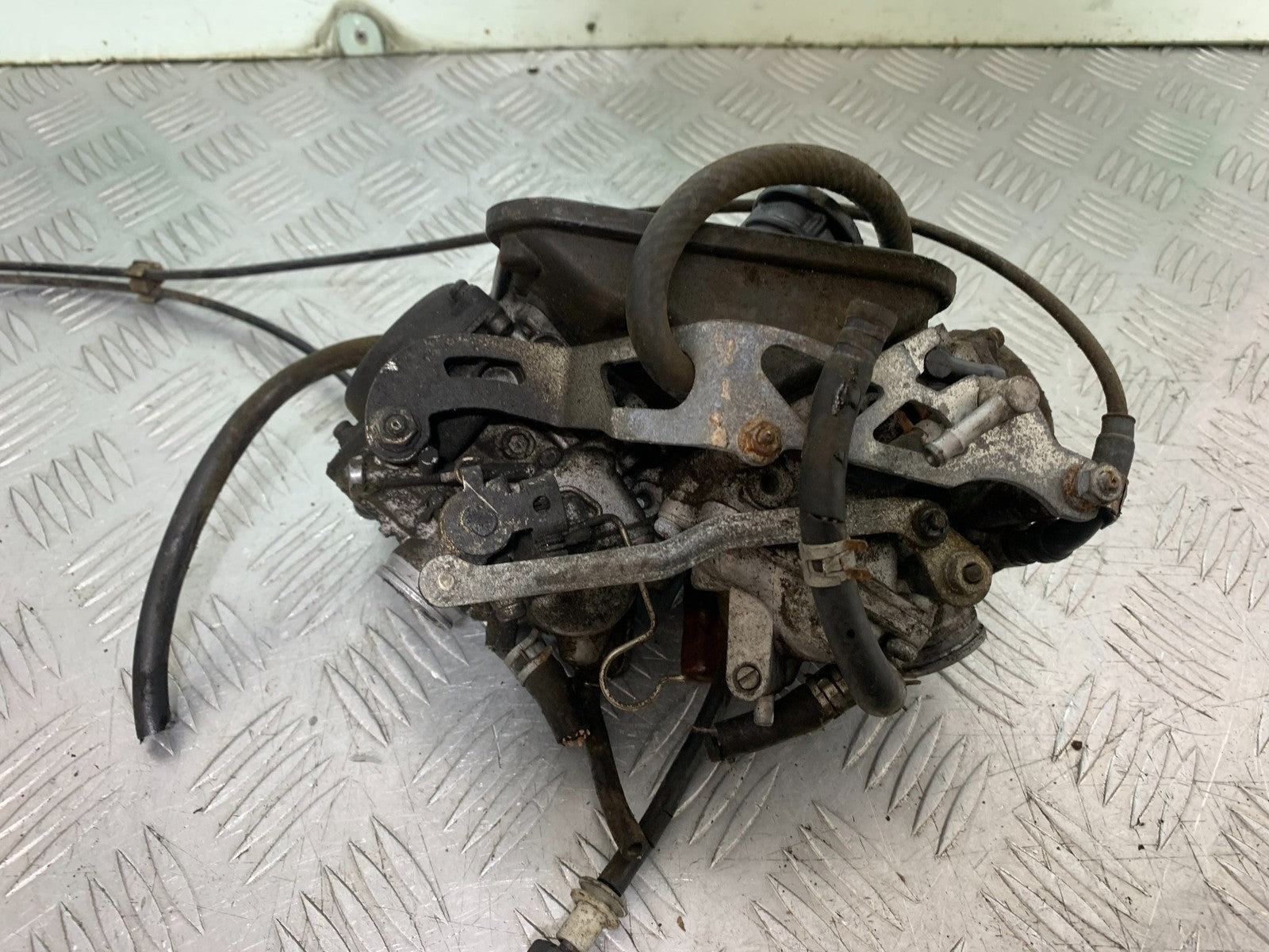 HONDA XL125 VARADERO CARBS   YEAR 2001-2006  (CMB1304)