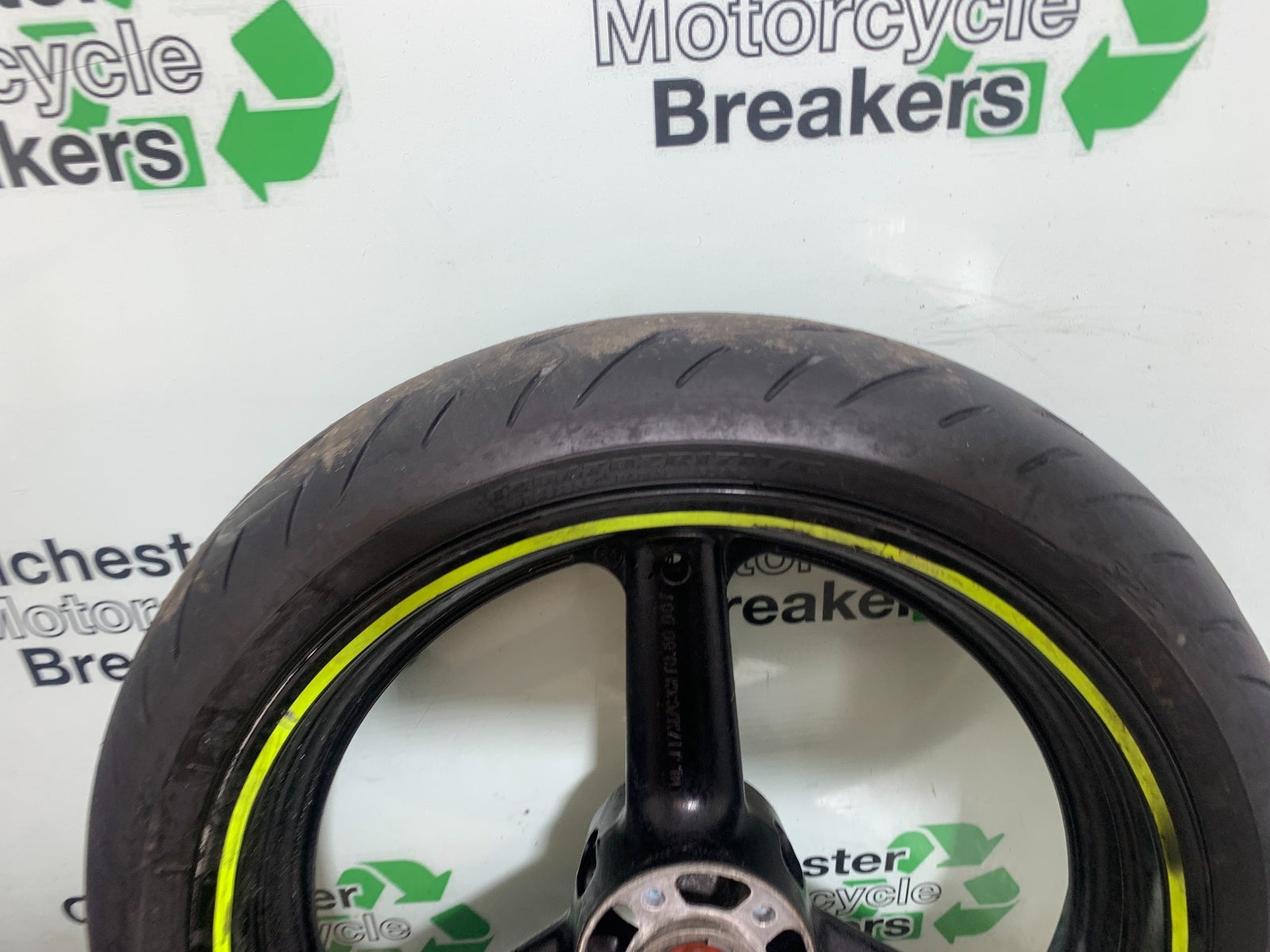 SUZUKI GSF600 GSF 600 BANDIT FRONT WHEEL  YEAR 2001-2003 (CMB1157)
