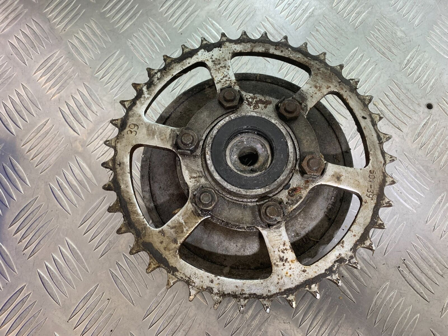 KAWASAKI Z650 Z 650 REAR SPROCKET CARRIER YEAR 1982-183