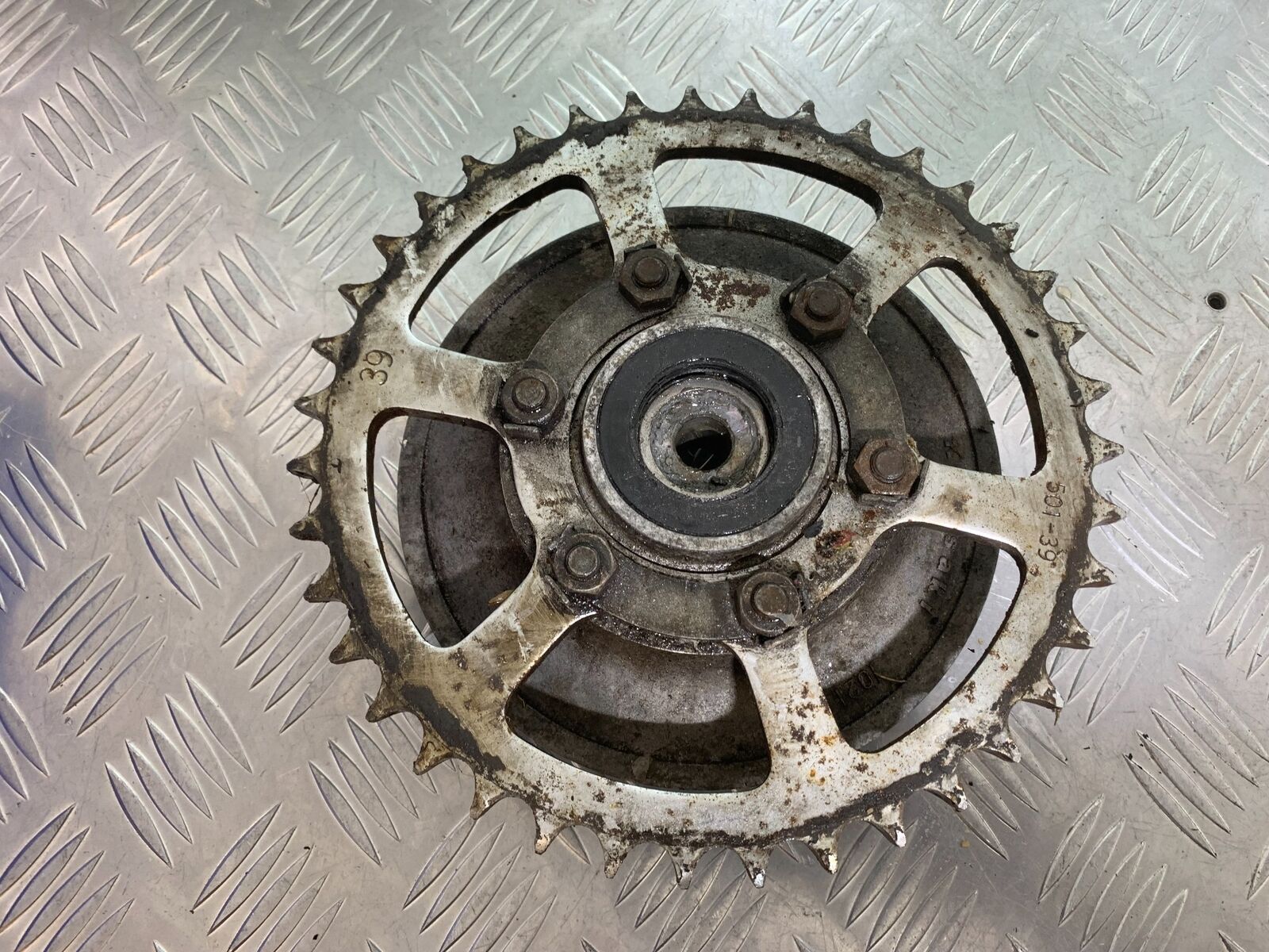KAWASAKI Z650 Z 650 REAR SPROCKET CARRIER YEAR 1982-183