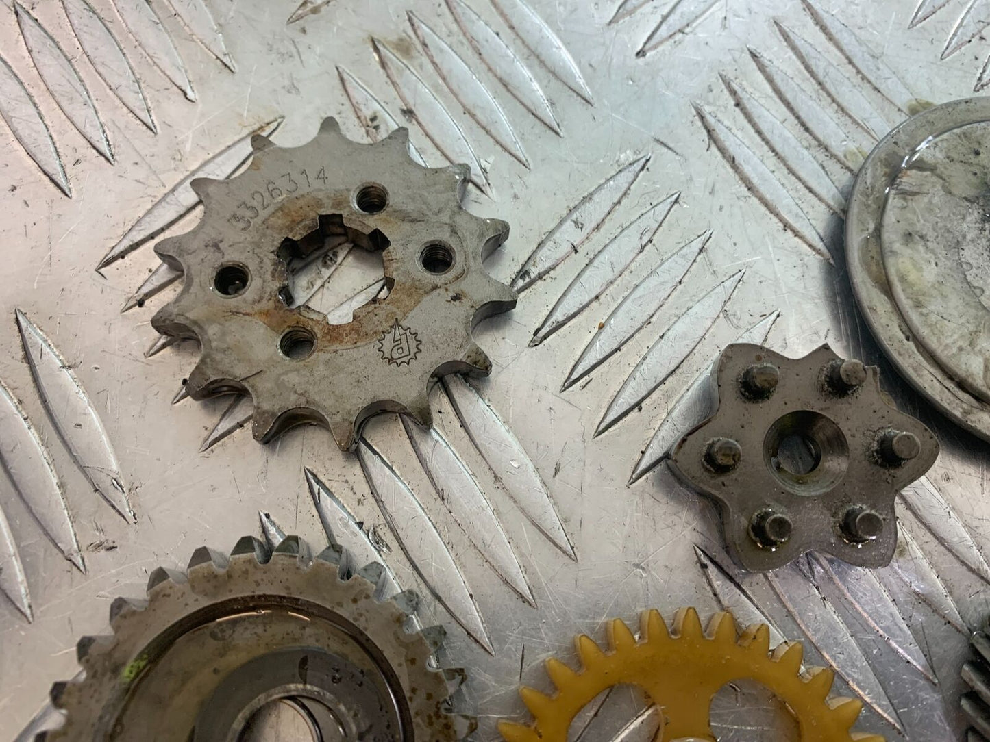 YAMAHA XT125 X XT 125 X ENGINE GEARS AND PARTS    2005-2011 (CMB1097)