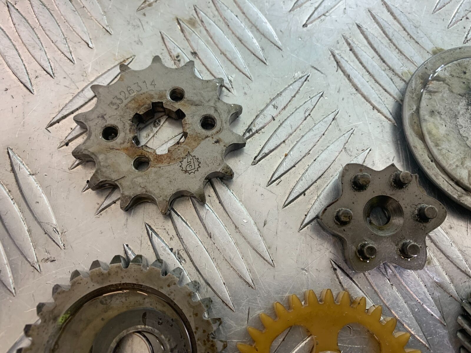 YAMAHA XT125 X XT 125 X ENGINE GEARS AND PARTS    2005-2011 (CMB1097)
