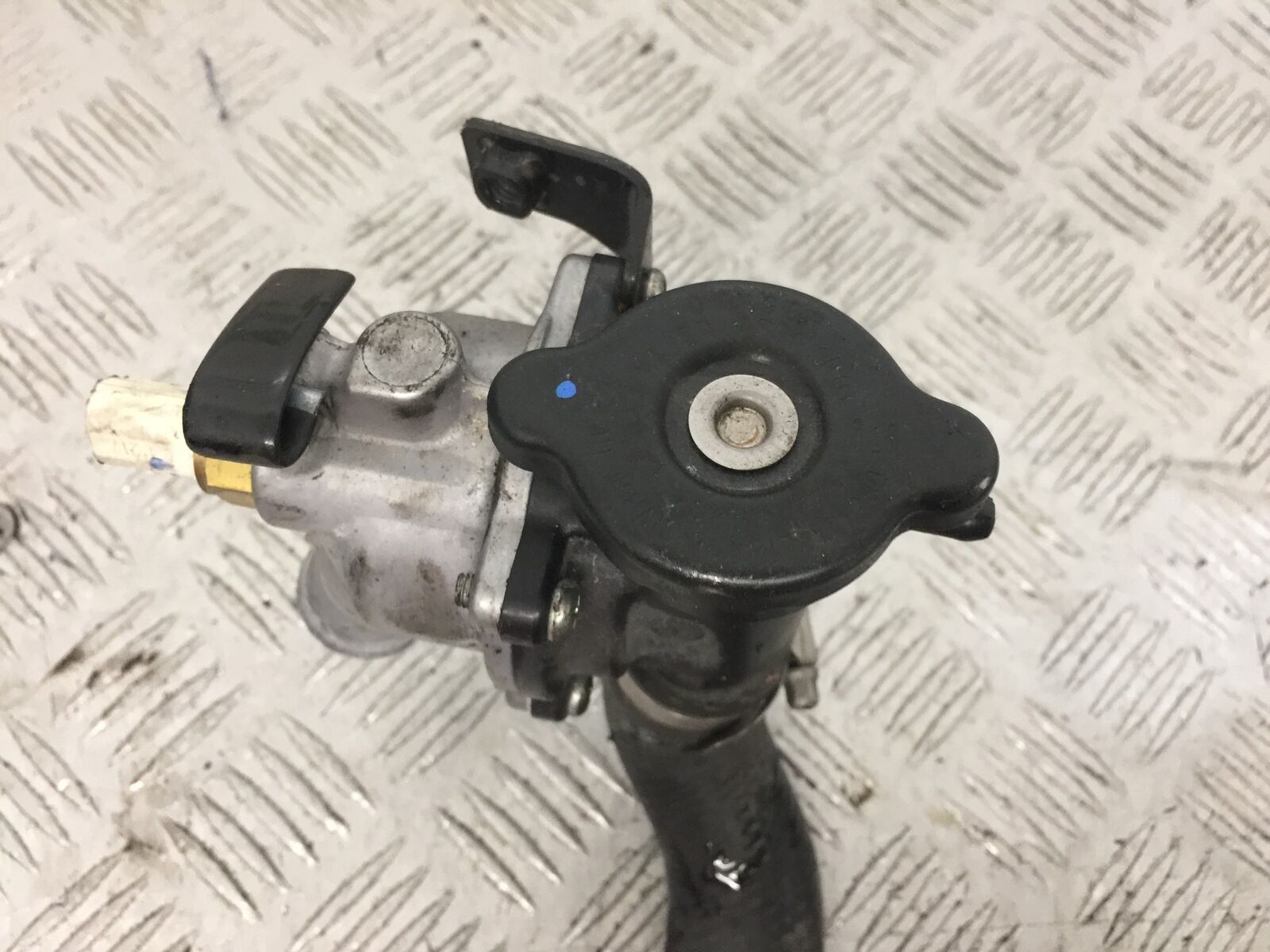 KAWASAKI Z800 Z 800 THERMOSTAT  YEAR 2015  (STOCK 874)