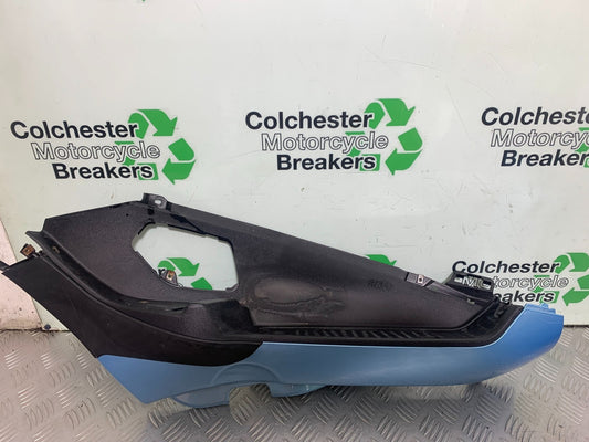 PIAGGIO MP3 250 ie RIGHT FOOTBOARD YEAR 2007 (CMB1307)
