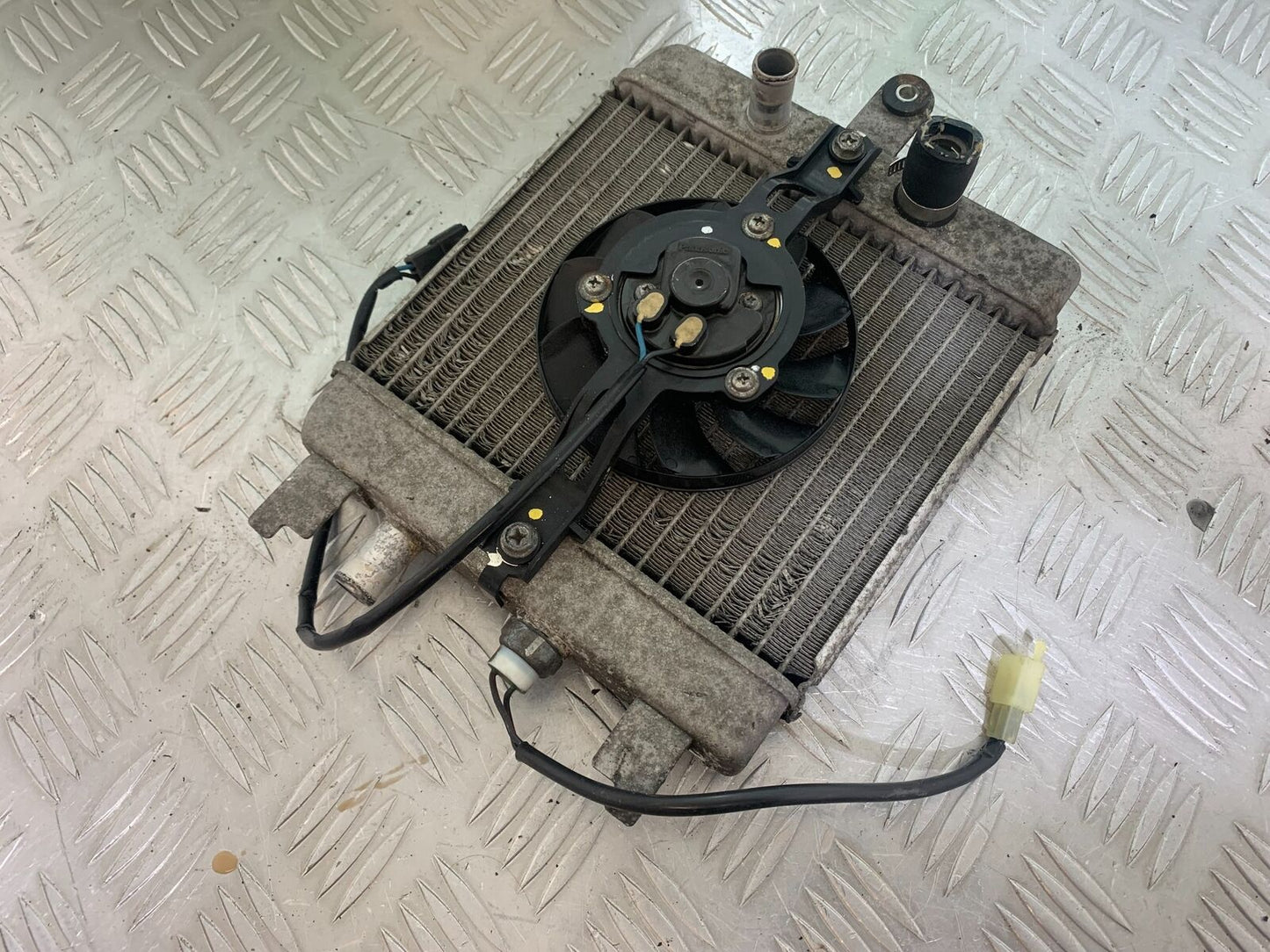 SUZUKI AN 200 UN 200 BURGMAN RADIATOR  YEAR 2007-09 (CMB1128)