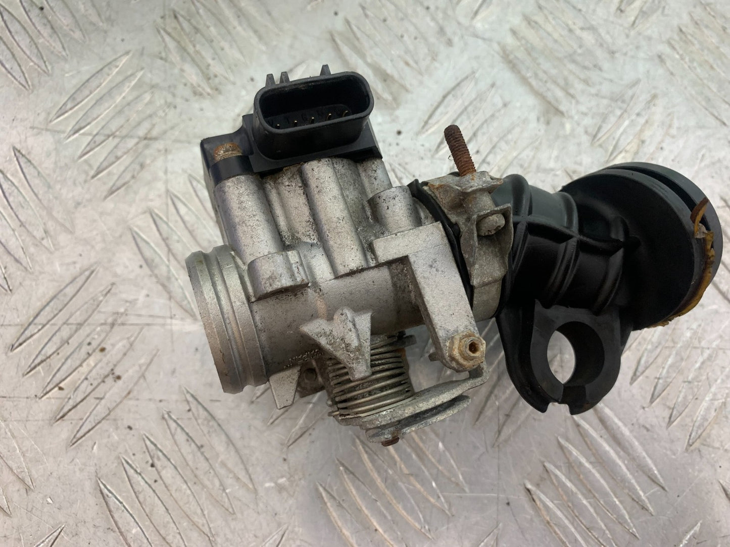 YAMAHA YBR125 CUSTOM THROTTLE BODY YEAR 2008-2016 (CMB1192)