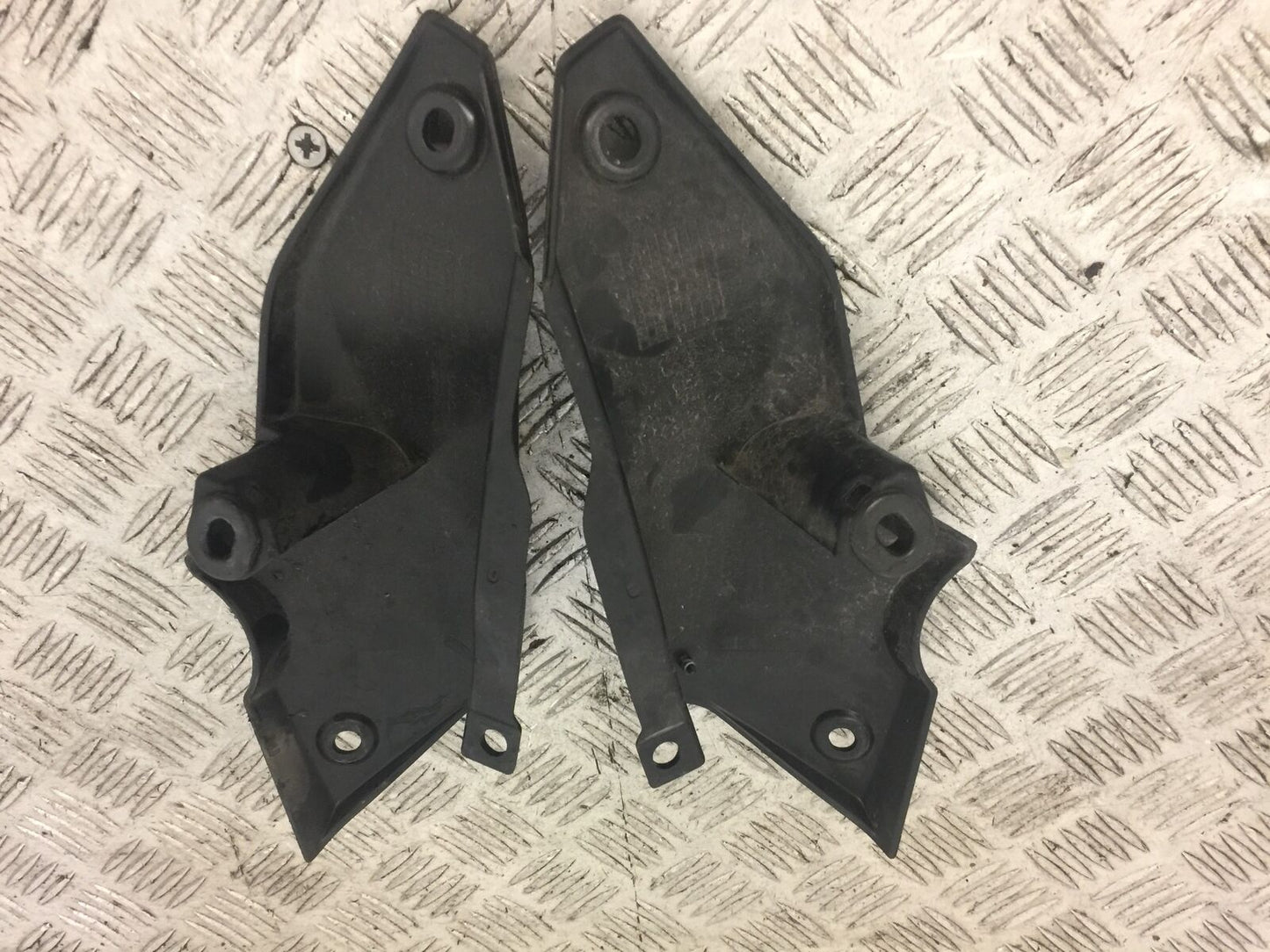 YAMAHA MT07 MT-07 TRACER LEFT AND RIGHT INFILLS   YEAR 2016 (STOCK 642)