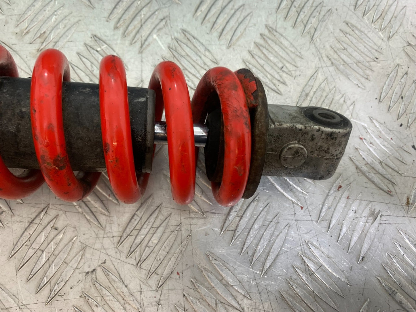 TRIUMPH 1050 SPRINT ST REAR SHOCK  YEAR 2004-2007 (CMB1197)