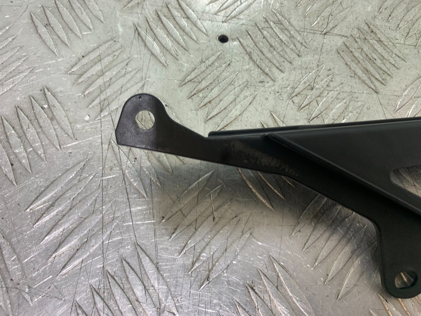 APRILIA RSV4 FACTORY CHAIN GUARD YEAR 2009-2012 (CMB1224)