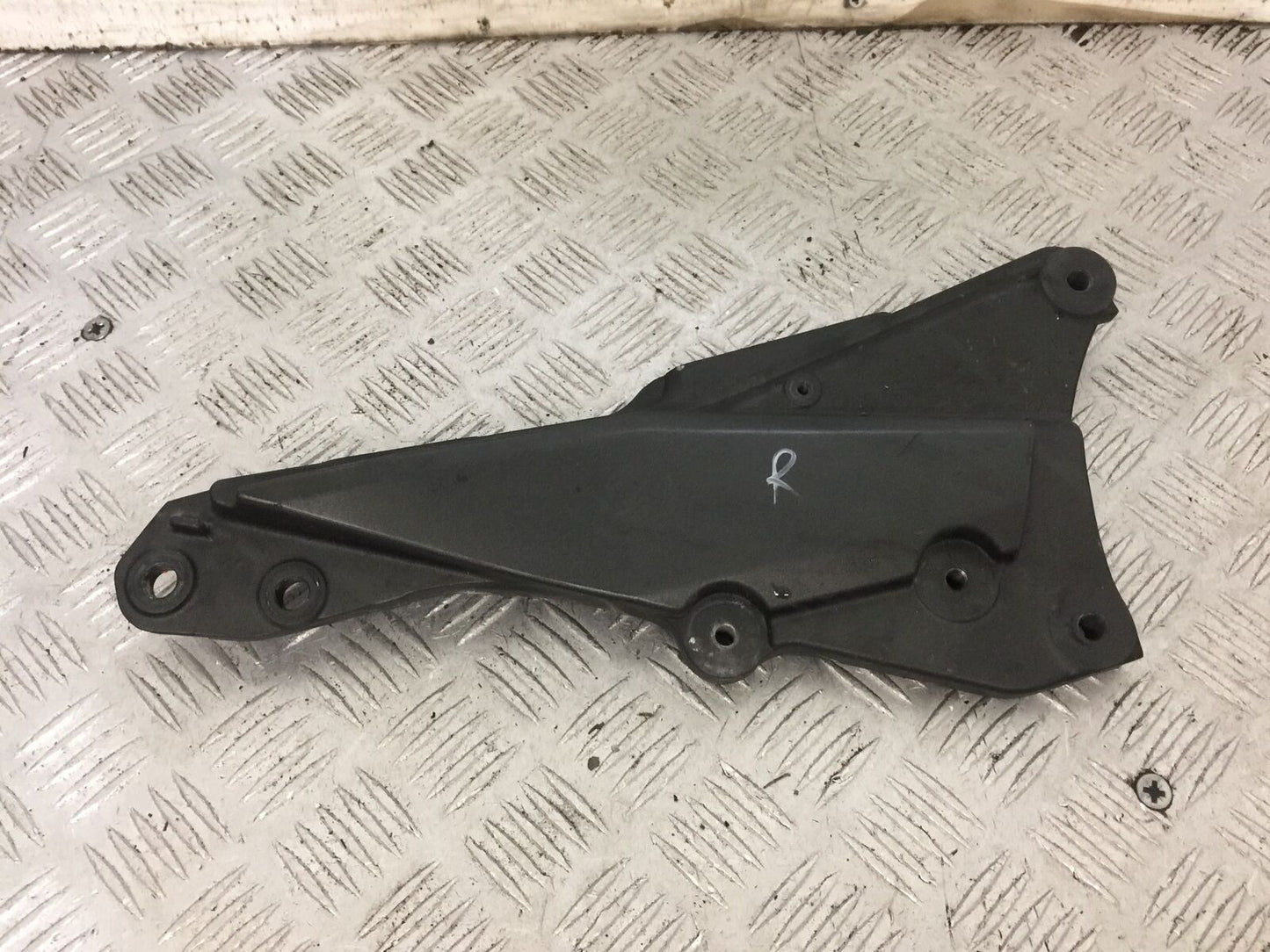 KAWASAKI Z1000 SX RIGHT REAR SUBFRAME  YEAR 2011-2019  (STOCK 839)