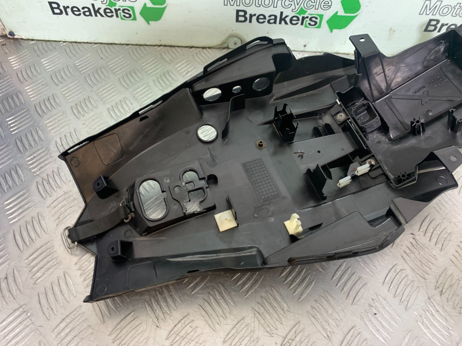 KAWASAKI Z1000 SX UNDERTRAY  YEAR 2014-16 (CMB1264)
