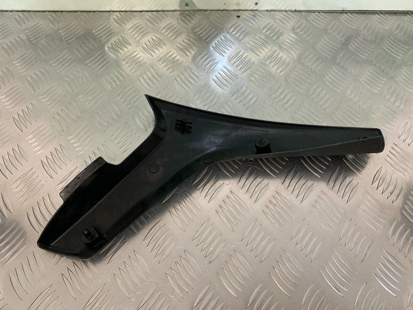 SUZUKI DL 650 V-STROM SIDE INFILL PANEL   YEAR 2006 2011 (STOCK 954)