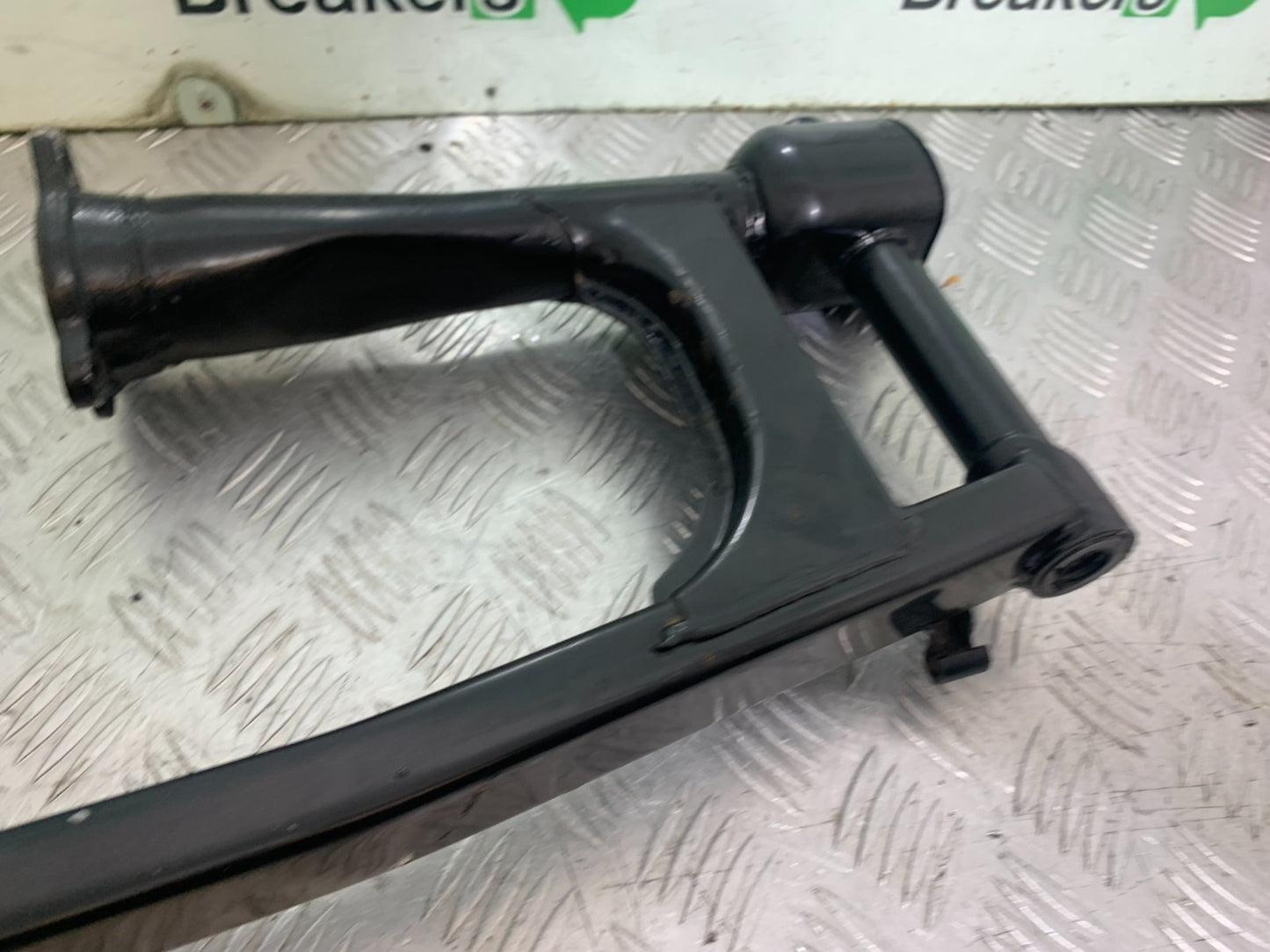 HONDA VT700 VT 700 SHADOW SWINGARM  YEAR 1984-85 (CMB1328)