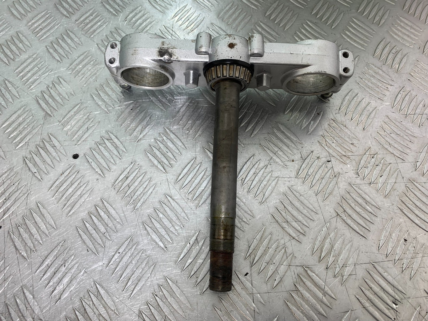 QINGQI QM125 GY-2B BOTTOM YOKE   YEAR 2016 (CMB1228)