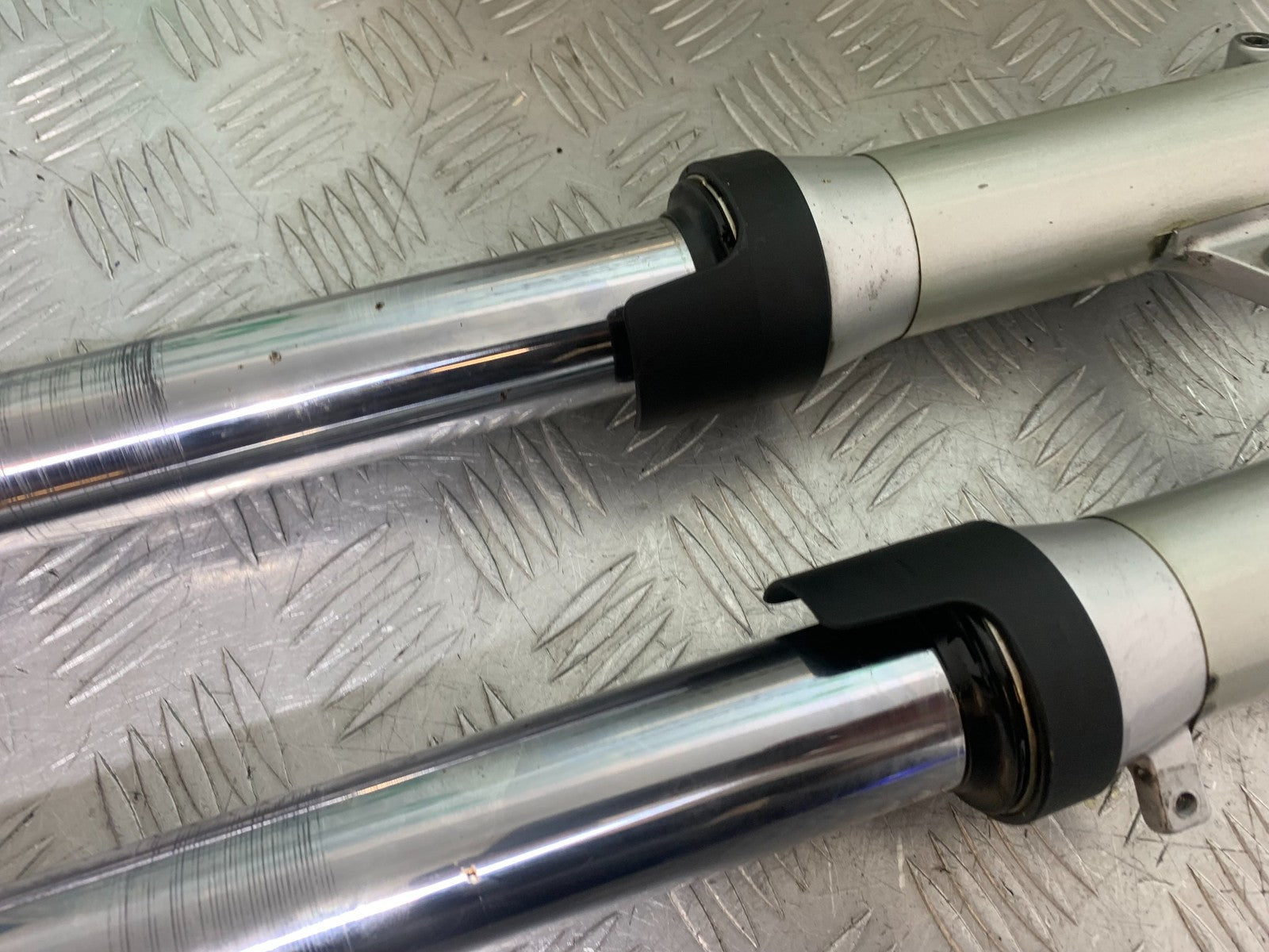 SUZUKI SV1000 SV 1000 S FORKS  YEAR 2003-2007 (CMB1293)