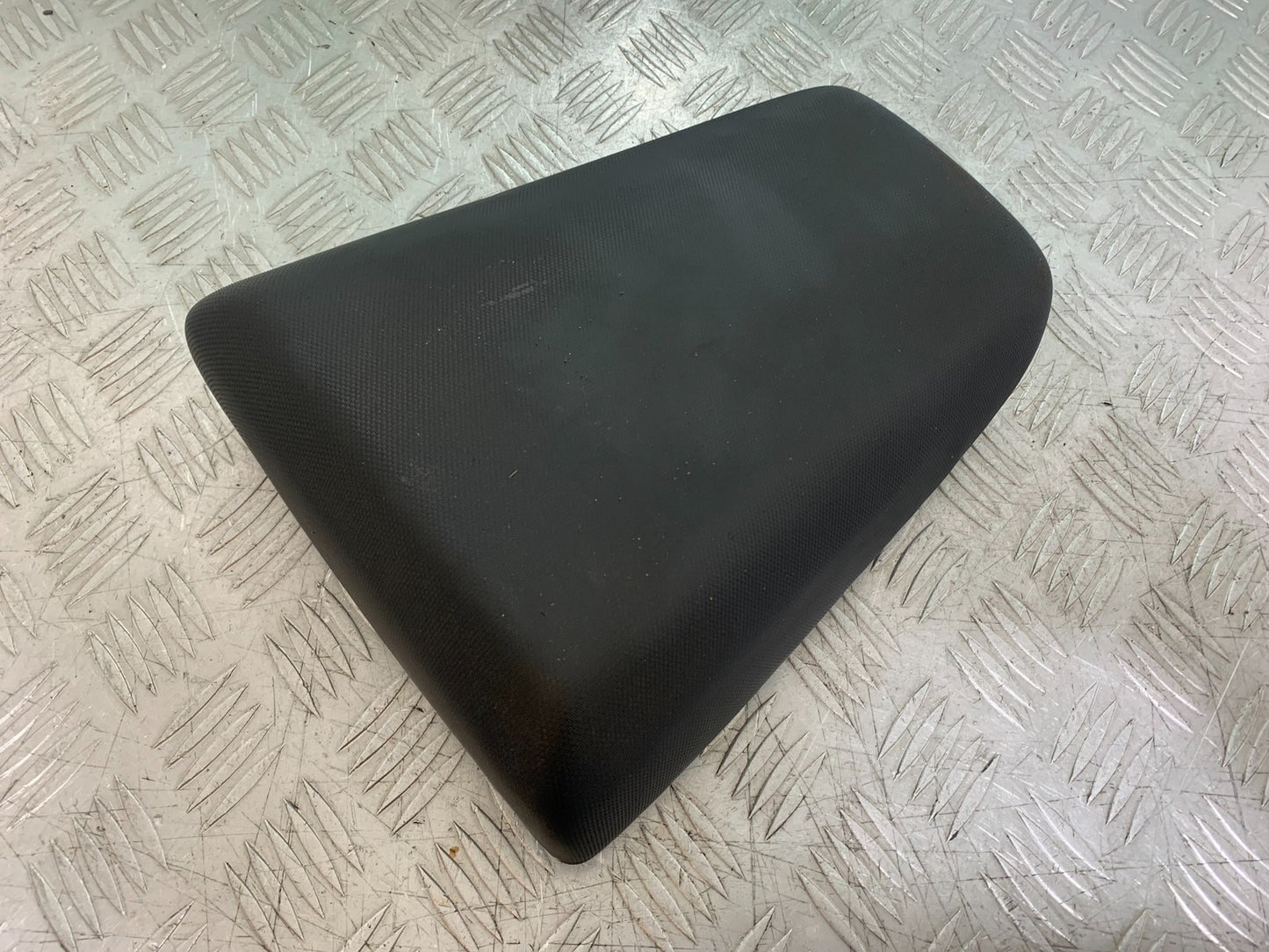 SUZUKI SV1000 SV 1000 REAR SEAT YEAR 2003-2007 (CMB1293)