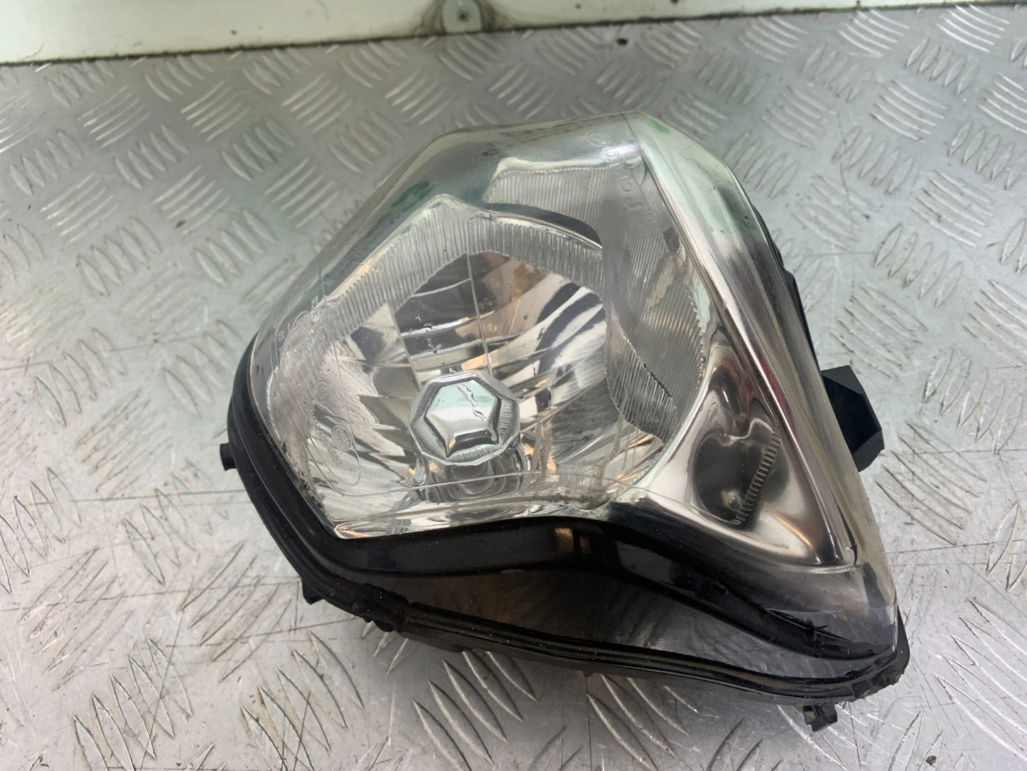 SUZUKI GW250 GW 250 INAZUMA HEADLIGHT  YEAR 2013-2018  (CMB1205)