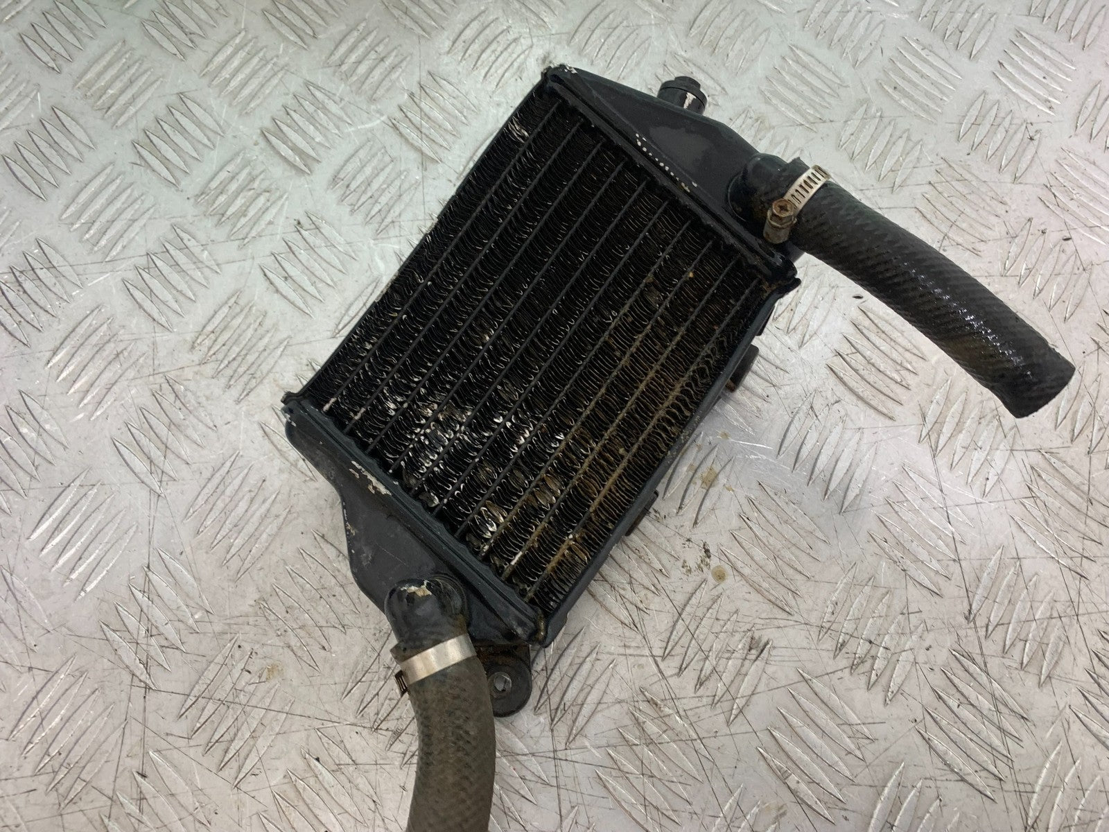 KAWASAKI KLR250 KLR 250 LEFT RADIATOR (DAMAGED)  YEAR 1984-2001 (CMB1225)