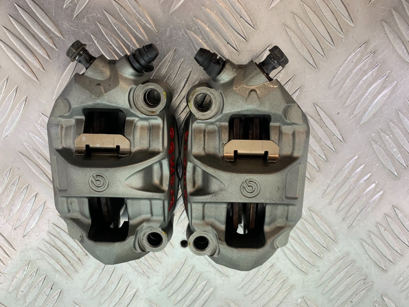 KTM 1290 SUPER DUKE FRONT BRAKE CALIPERS YEAR 2014-2016 (CMB1006)