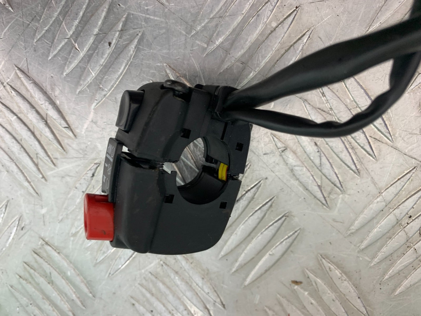 MV AGUSTA 800 F3 RIGHT SWITCH GEAR  YEAR 2017-2019 (CMB1227)
