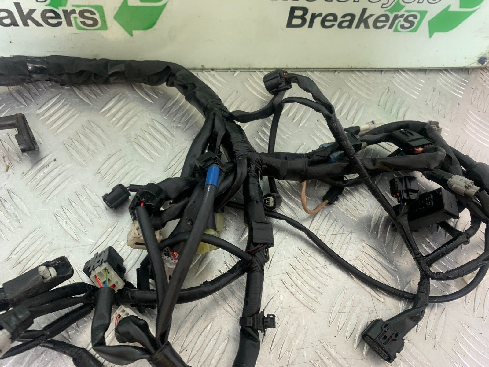 YAMAHA YZF R7 WIRING LOOM    YEAR 2022-2025 (CMB1255)