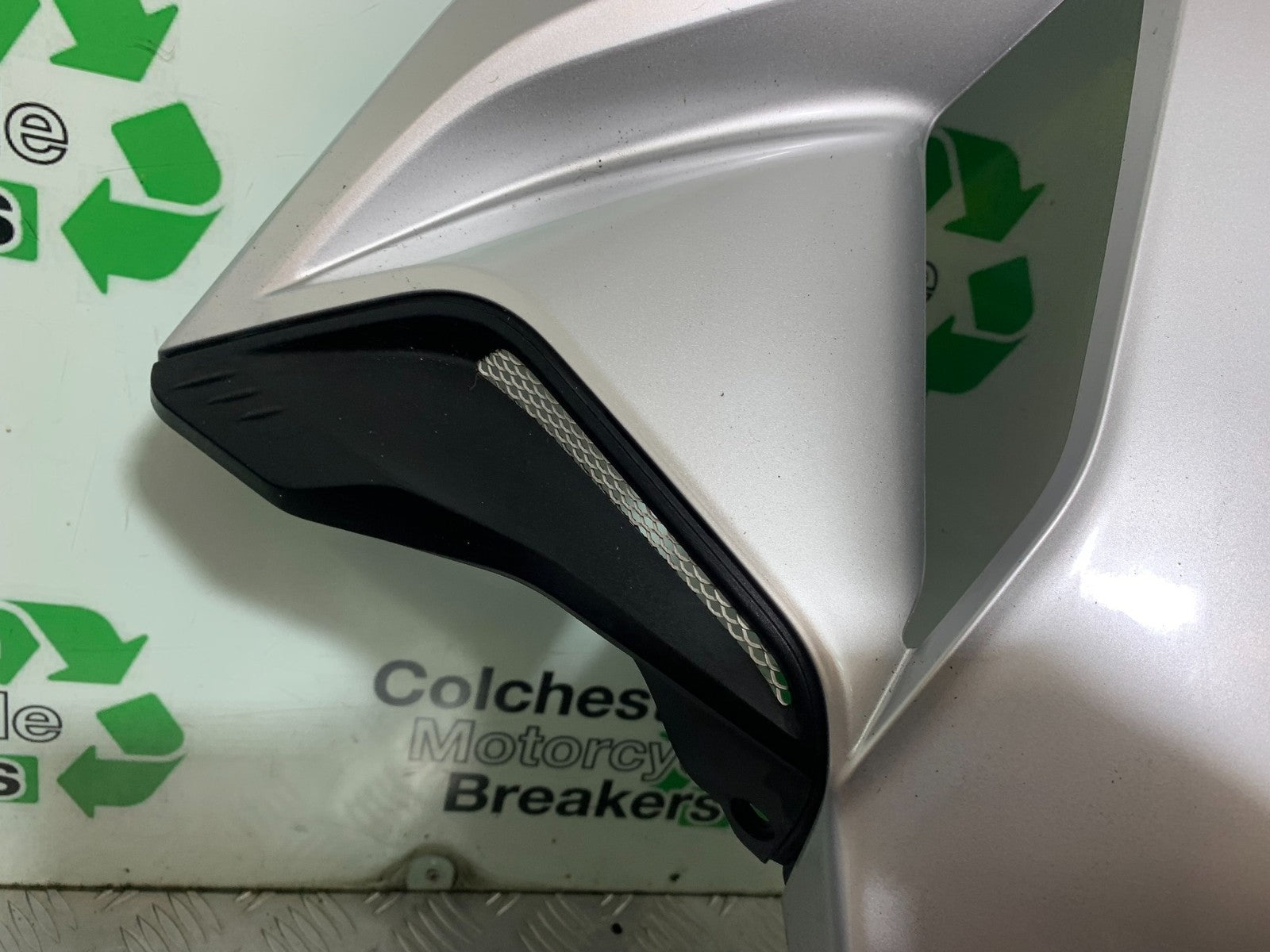 MV AGUSTA 675 F3 RIGHT FAIRING PANEL YEAR 2012-2016 (CMB1302)