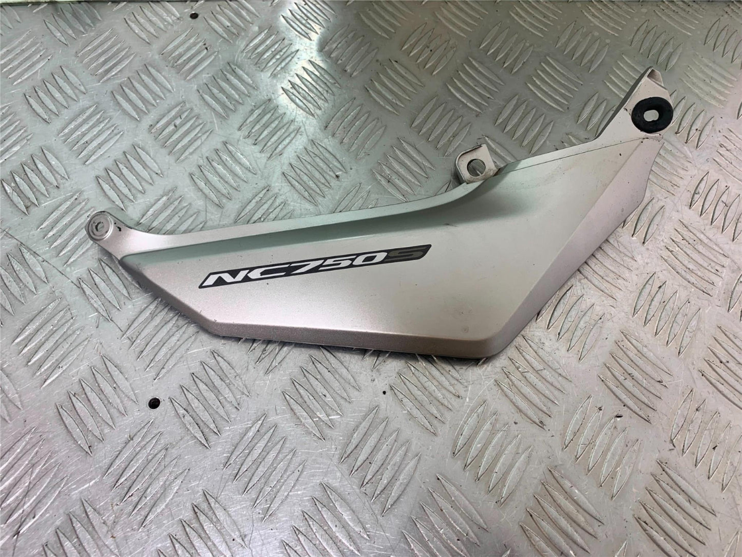 HONDA NC750 NC 750 S RIGHT SEAT PANEL   2016-2020 (CMB1146)