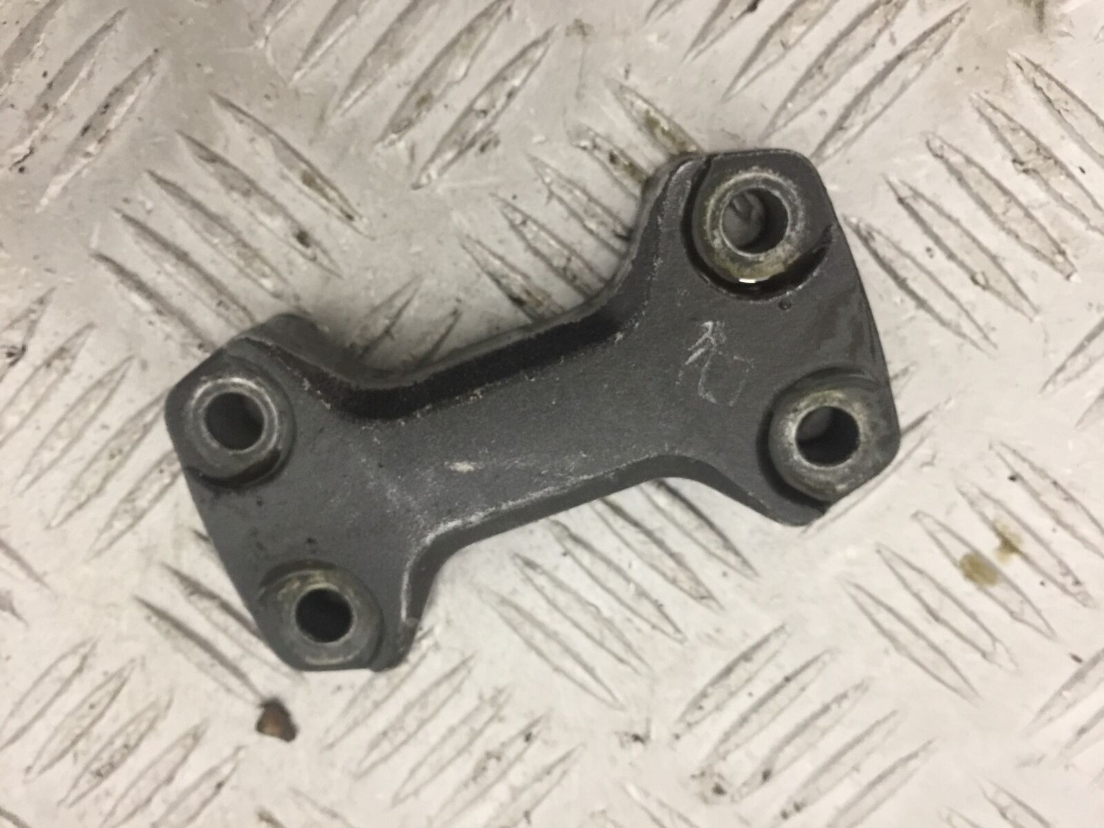 HONDA NT 700 V DEAUVILLE HANDLEBAR CLAMP   YEAR 2006-2010 (STOCK 840)