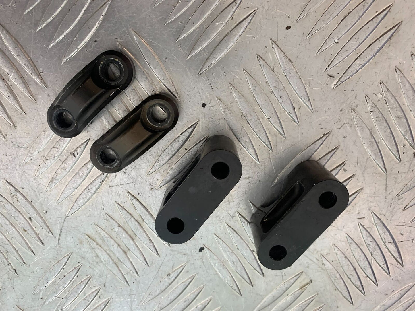 MUTT GT-SS 125 HANDLEBAR CLAMPS   YEAR 2020- 2024 (CMB1085)
