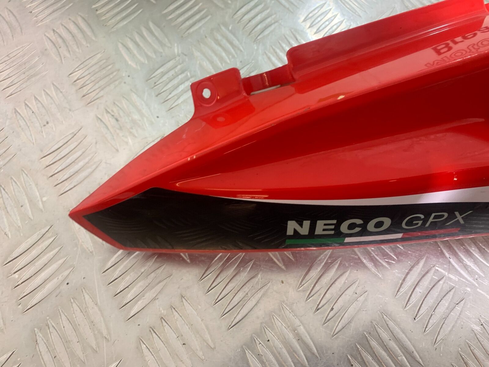 NECO GPX125 RIGHT SEAT PANEL YEAR 2016-2021(CMB1052)