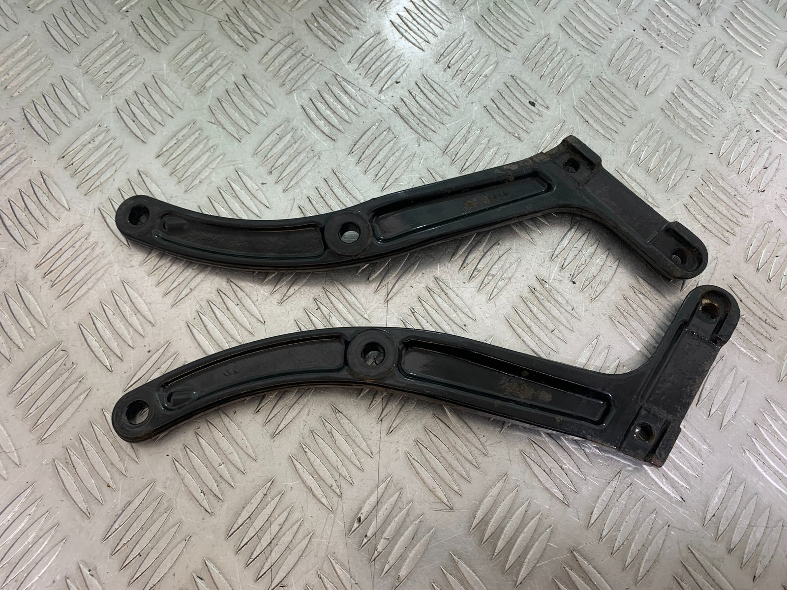 HARLEY DAVIDSON FXS BLACKLINE 1585 REAR BRACKETS YEAR 2012 (CMB1147)