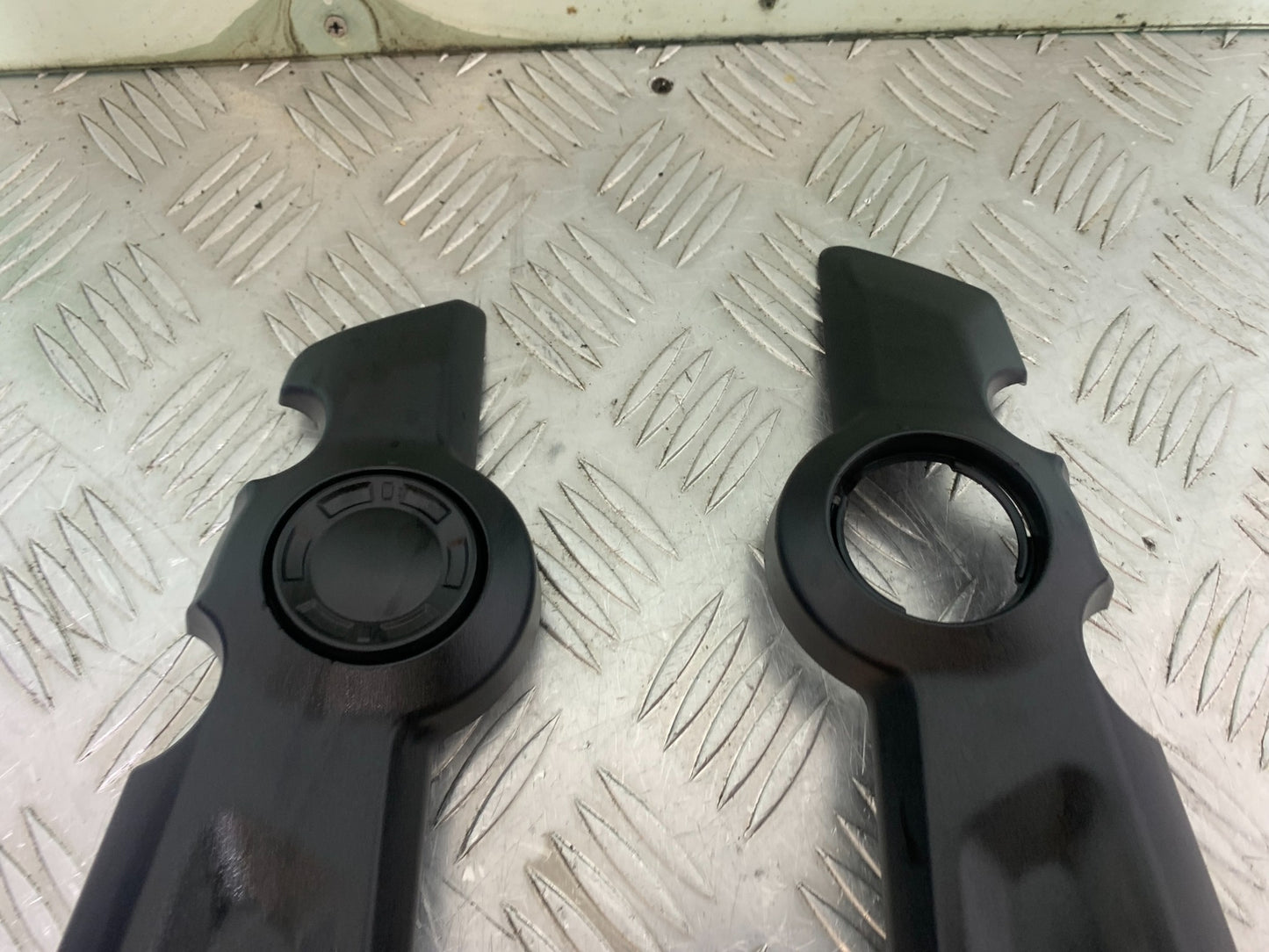 TRIUMPH TRIDENT 660 FRAME COVERS  YEAR 2021-2024 (CMB1148)
