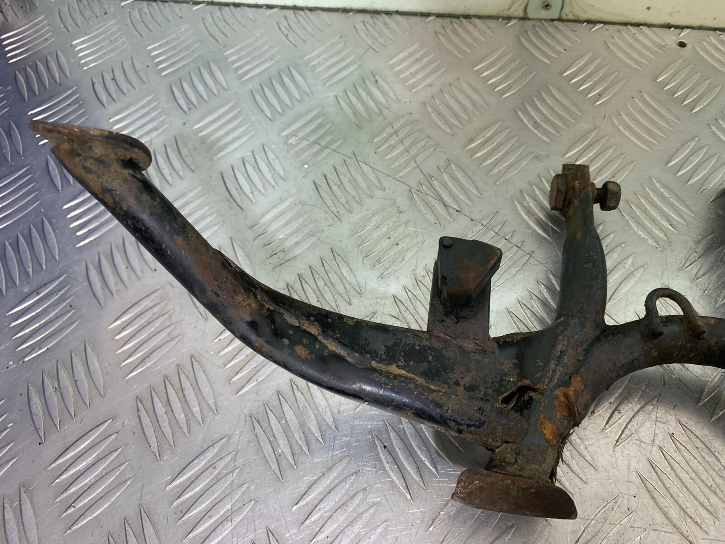 YAMAHA XJR1300 XJR 1300 CENTER STAND  1999-2003 (CMB1119)