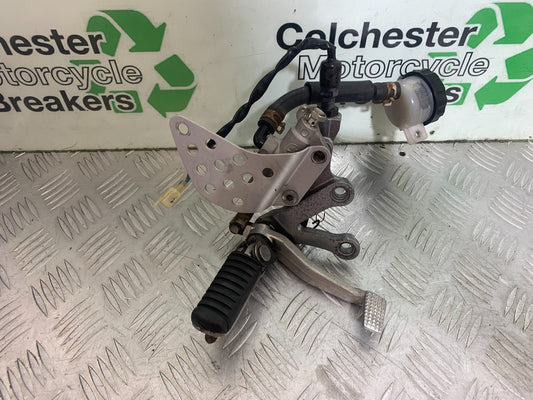 KAWASAKI ZX9R ZX9 E1 FRONT RIGHT HANGER YEAR 2000-01 (CMB1171)