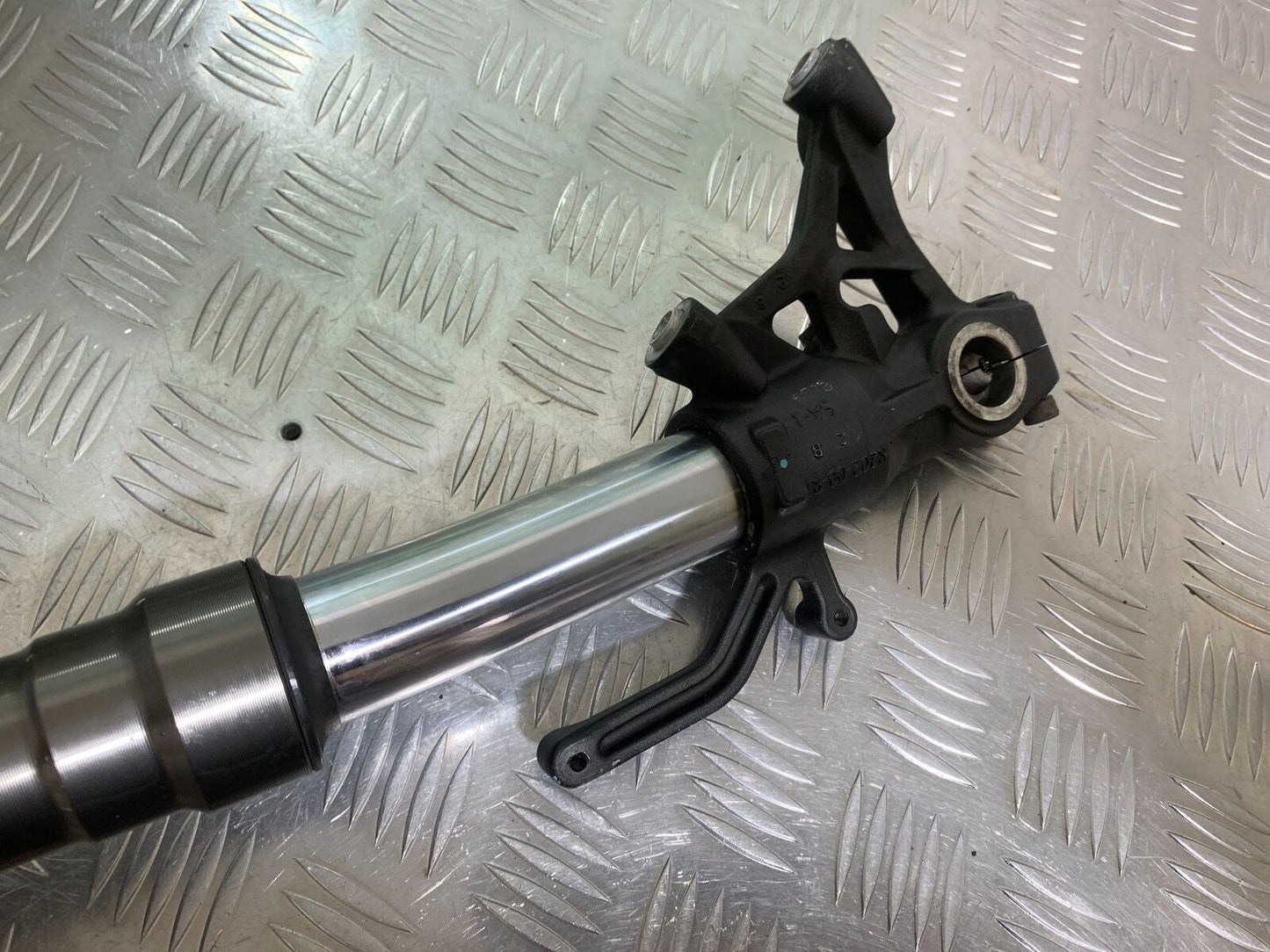 KAWASAKI Z1000 Z 1000 SX RIGHT FORK (BENT) YEAR 2011-13 (CMB1000)