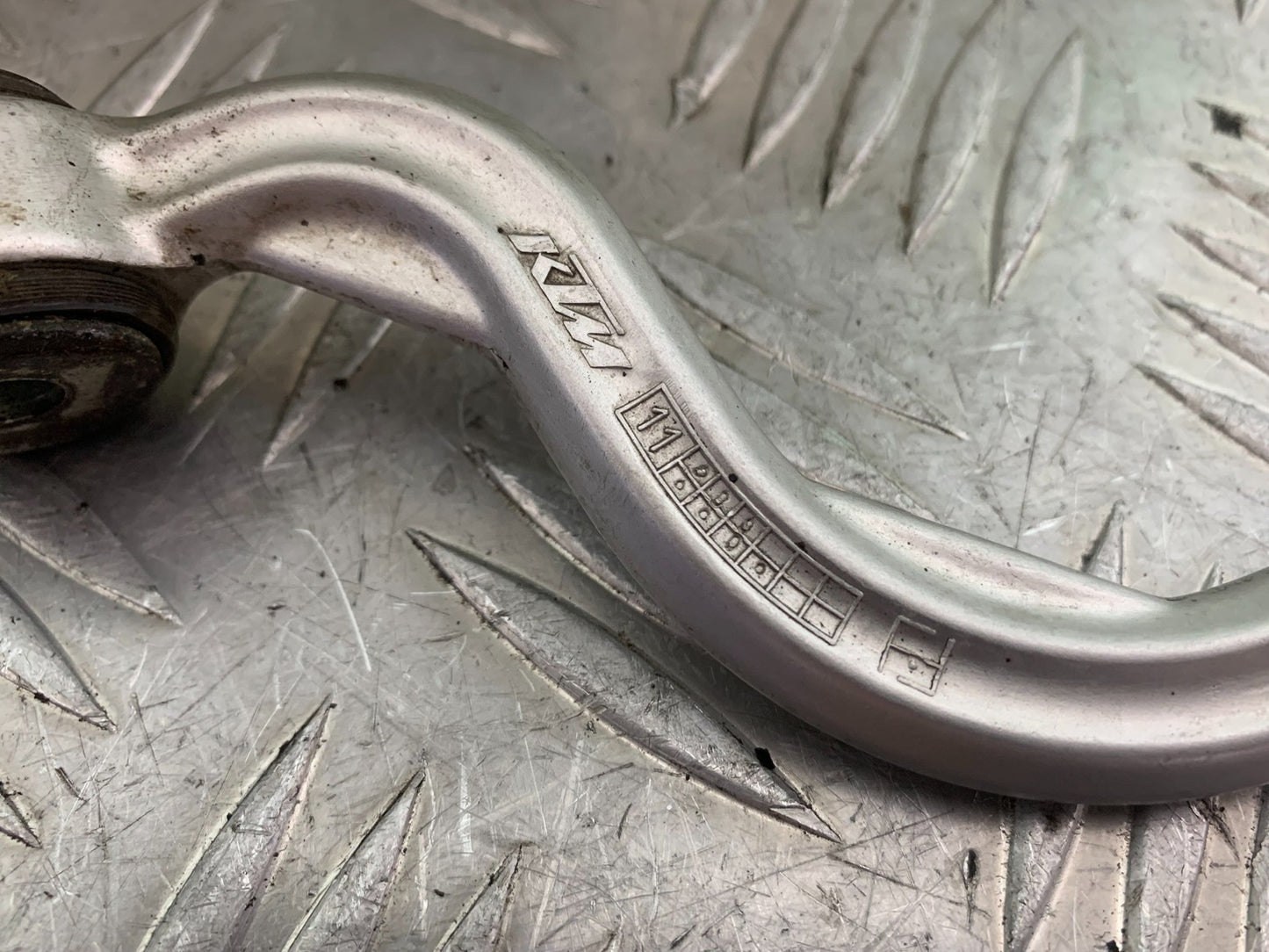 KTM 690 DUKE R LC4 BRACKET YEAR 2012-2015  (CMB1180)