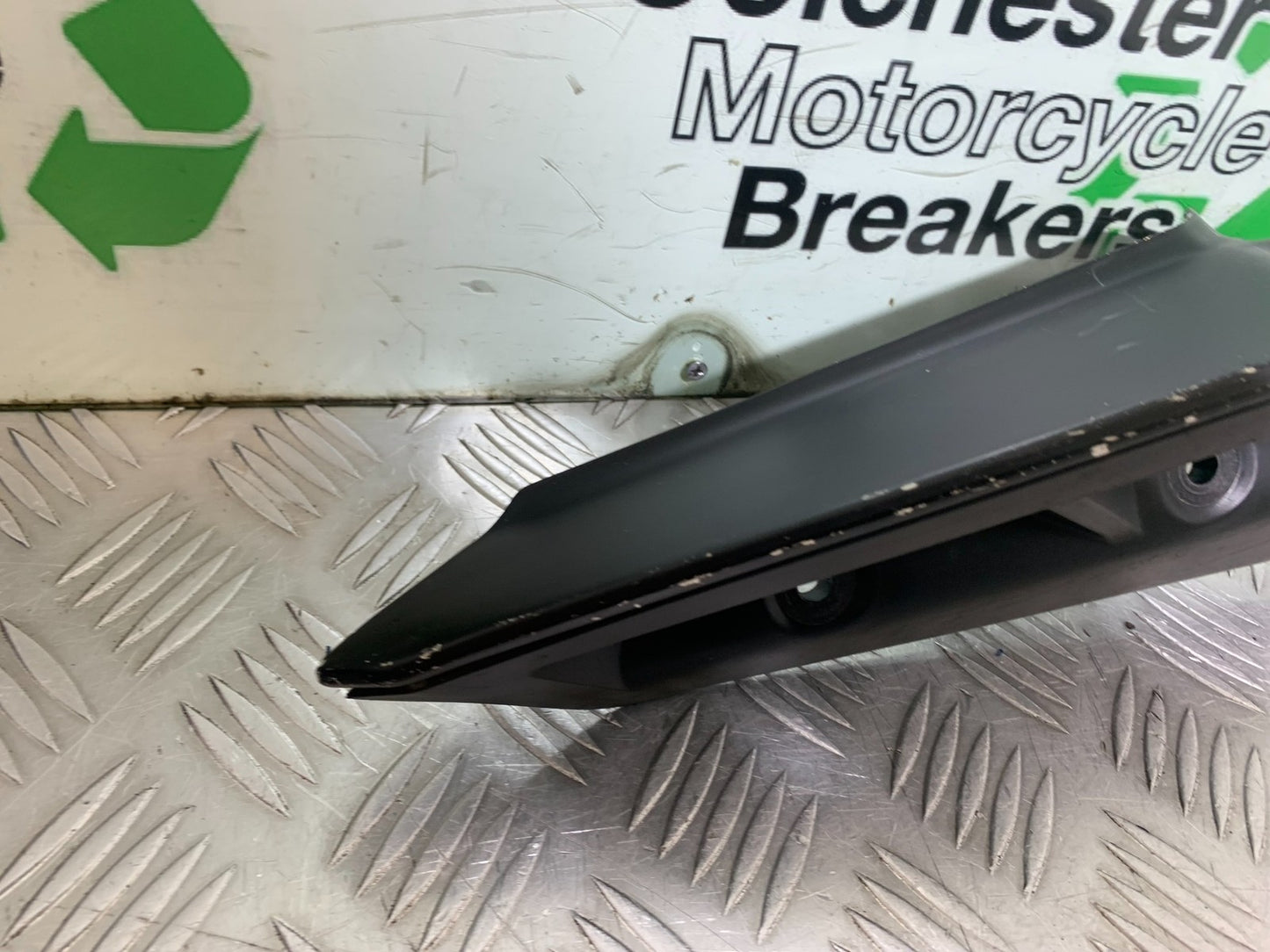 KTM DUKE 390 RIGHT SEAT PANEL  YEAR 2017- 2023 (CMB1314)